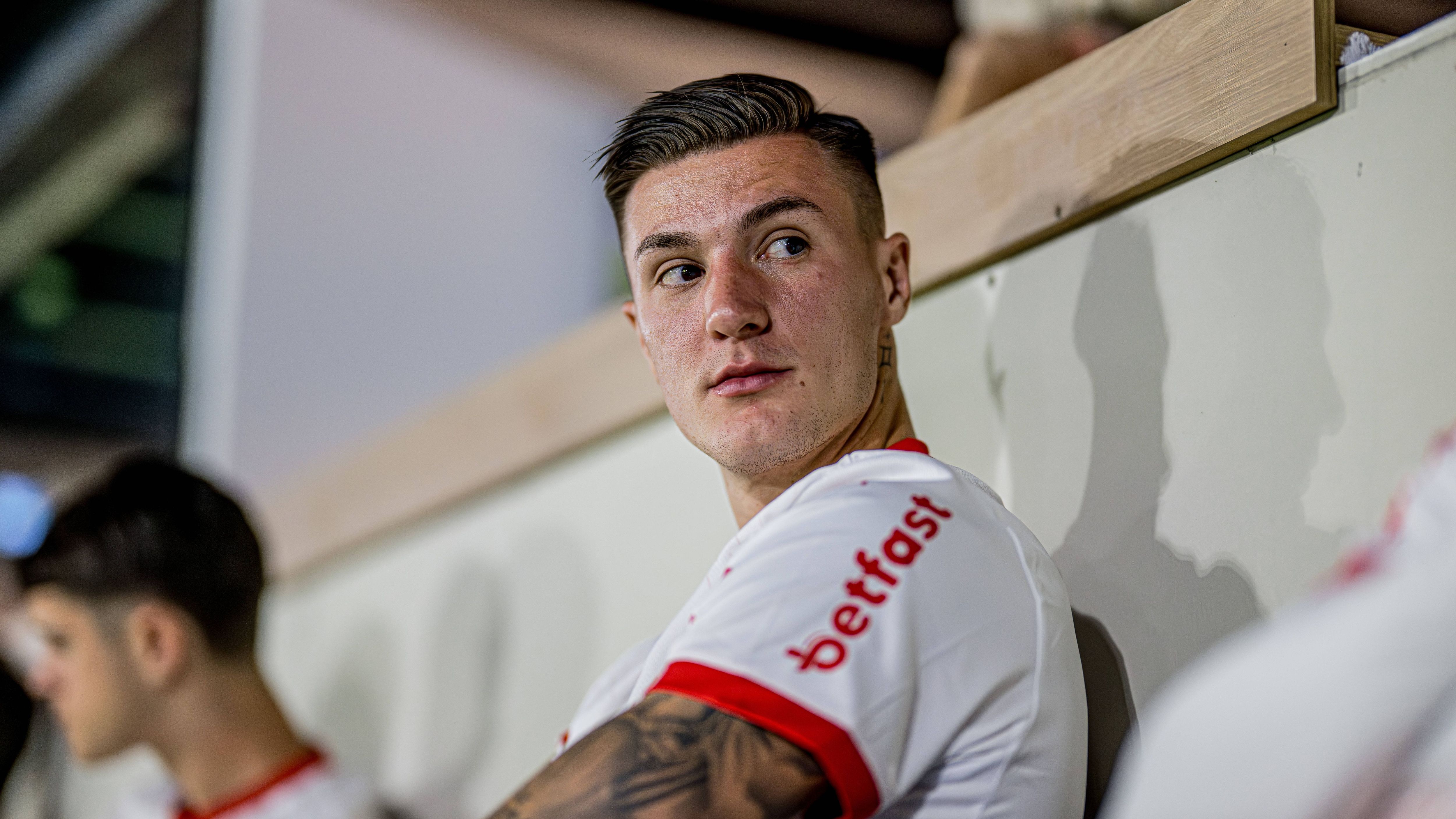 <strong>Benjamin Sesko (RB Leipzig)</strong><br>Der 22-Jährige wolle sich demnach voll auf den europäischen Fußball konzentrieren und seine Karriere bei einem europäischen Top-Klub fortsetzen. Neben Arsenal wurden zuletzt auch mehrere Premier-League-Vereine mit Sesko in Verbindung gebracht – darunter auch der Liverpool, der FC Chelsea und Newcastle United.