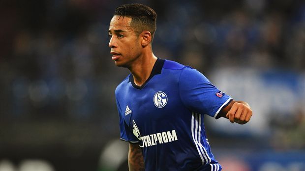 
                <strong>Dennis Aogo</strong><br>
                Dennis AogoZuletzt bei: FC Schalke 04Alter: 30 JahrePosition: Linker VerteidigerIm Gespräch bei: FC Watford, Krasnodar, TSG 1899 Hoffenheim
              