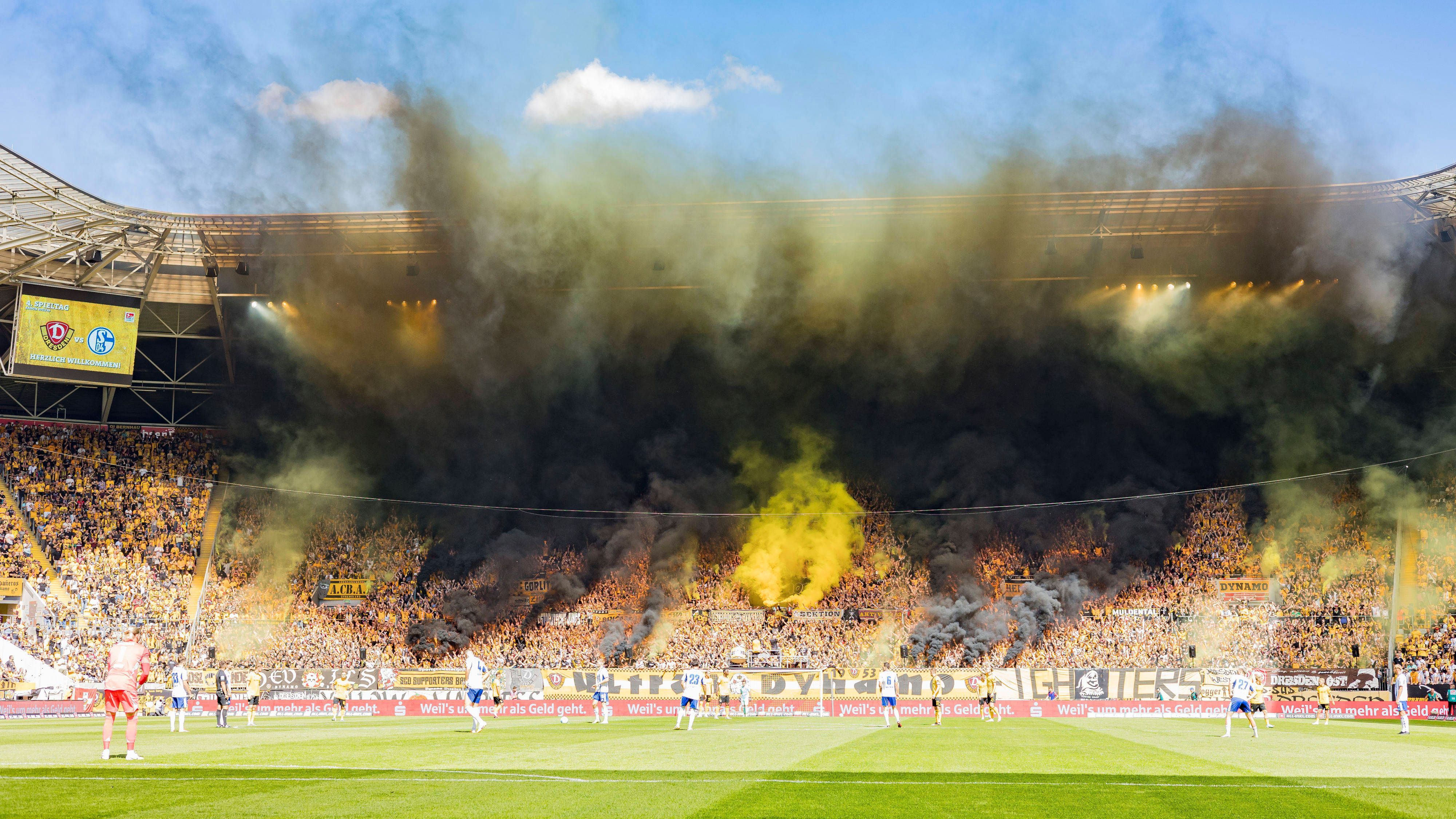 <strong>Platz 7: Dynamo Dresden mit</strong><strong>&nbsp;394.610 Euro</strong><br><strong>Anzahl der Strafen:</strong> 10<br><strong>Geahndete Vorfälle:</strong> 19<br><strong>Geworfene Gegenstände:</strong> 8<br><strong>Gezündete Pyro:</strong> 720