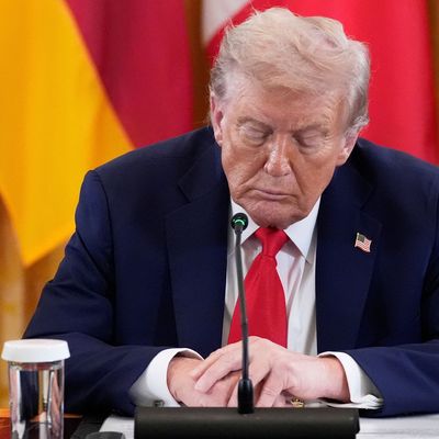 18. August 2025: Präsident Donald Trump während des Treffens mit dem ukrainischen Präsidenten Wolodymyr Selenskyj und europäischen Staats- und Regierungschefs im East Room des Weißen Hauses