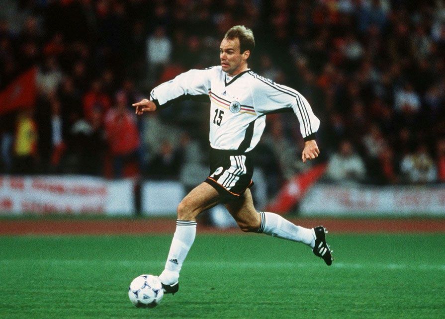 
                <strong>Christian Nerlinger</strong><br>
                Der zweifache deutsche Meister spielte u.a. für Borussia Dortmund und den FC Bayern München
              