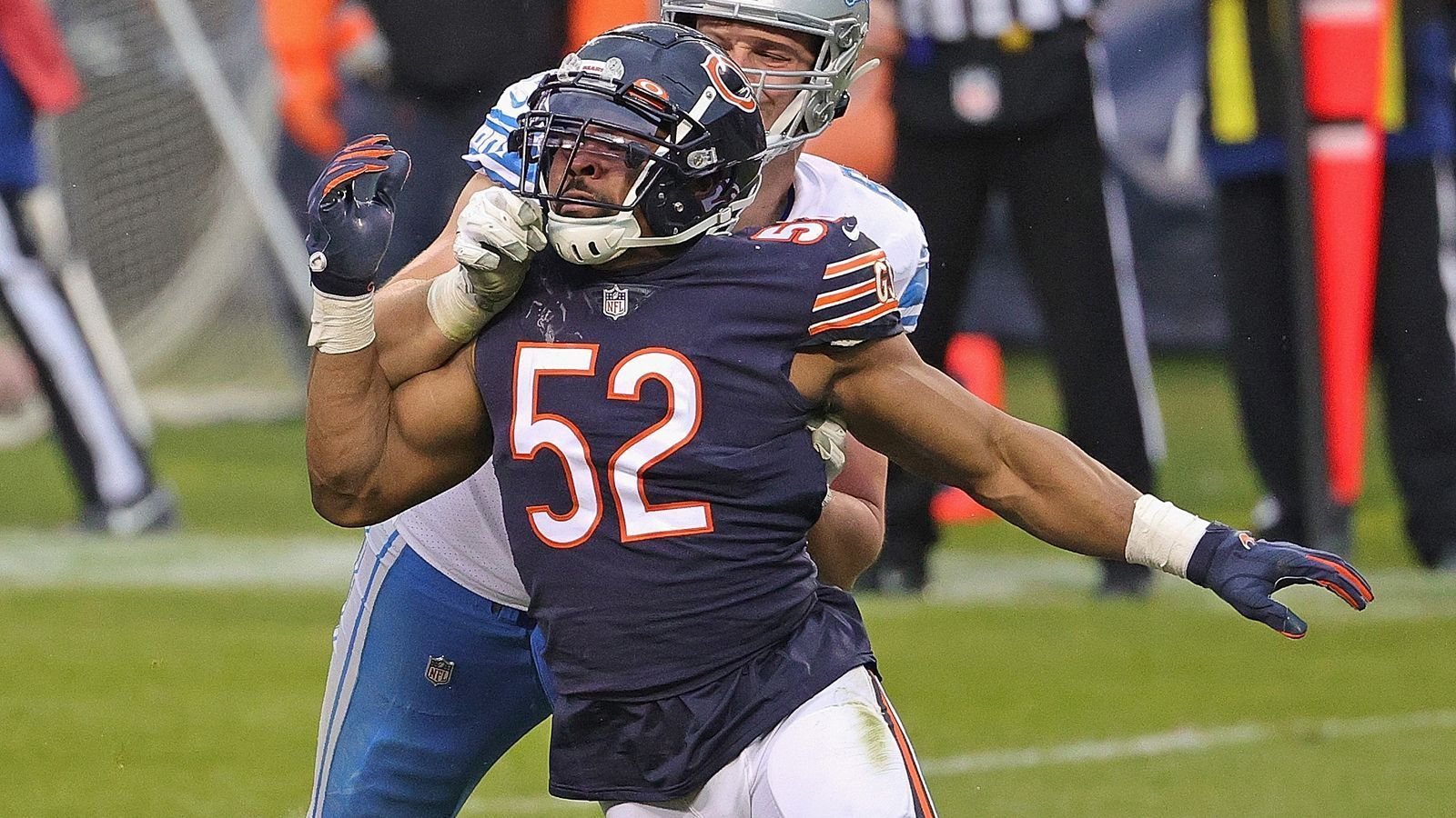 
                <strong>Defense: Outside Linebacker</strong><br>
                Khalil Mack, Chicago Bears (im Bild) - Jason Pierre-Paul, Tampa Bay Buccaneers - Za'Darius Smith, Green Bay Packers
              