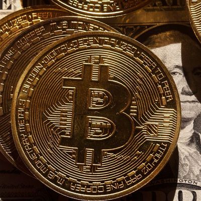 Der Bitcoin (Bild) war lange Zeit die wertvollste Krypto-Währung. Nun wird er von einer anderen überflügelt. 