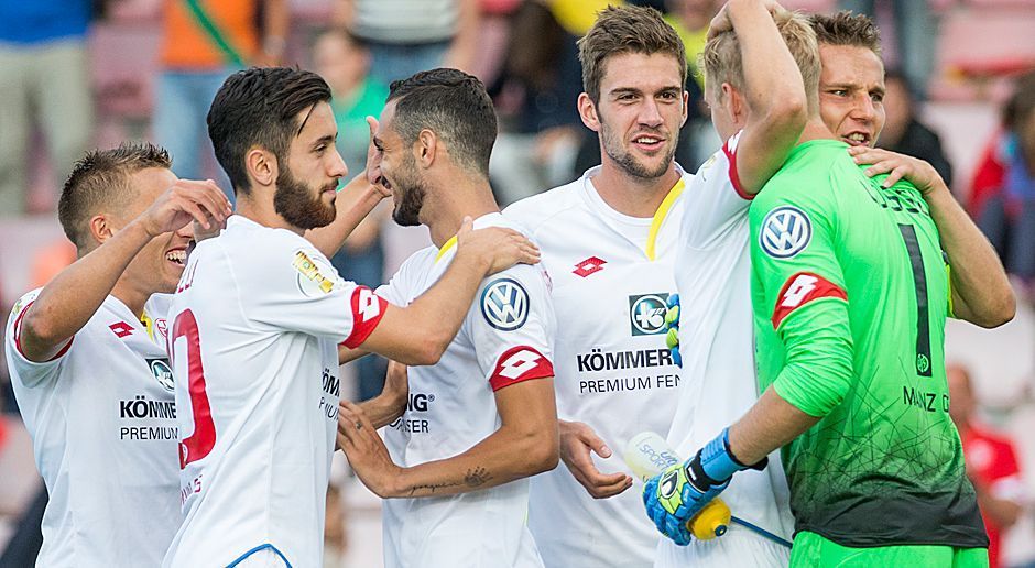 
                <strong>Platz 8: 1. FSV Mainz 05</strong><br>
                Die Ära Christian Heidel ist vorbei, doch den ganz großen Einbruch wird es in Mainz nicht geben. Nachfolger Rouven Schröder setzt in Heidelscher Tradition auf junge, unbekannte Neuzugänge (Jean-Philippe Gbamin, Jose Rodriguez, Gerrit Holtmann). Für die Truppe von Coach Martin Schmidt reicht es so immerhin noch zu Platz acht – trotz der Abgänge von Loris Karius und Julian Baumgartlinger. 
              