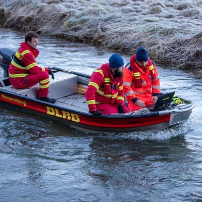  Bingen-Hitzkofen: Einsatzkräfte der DLRG 