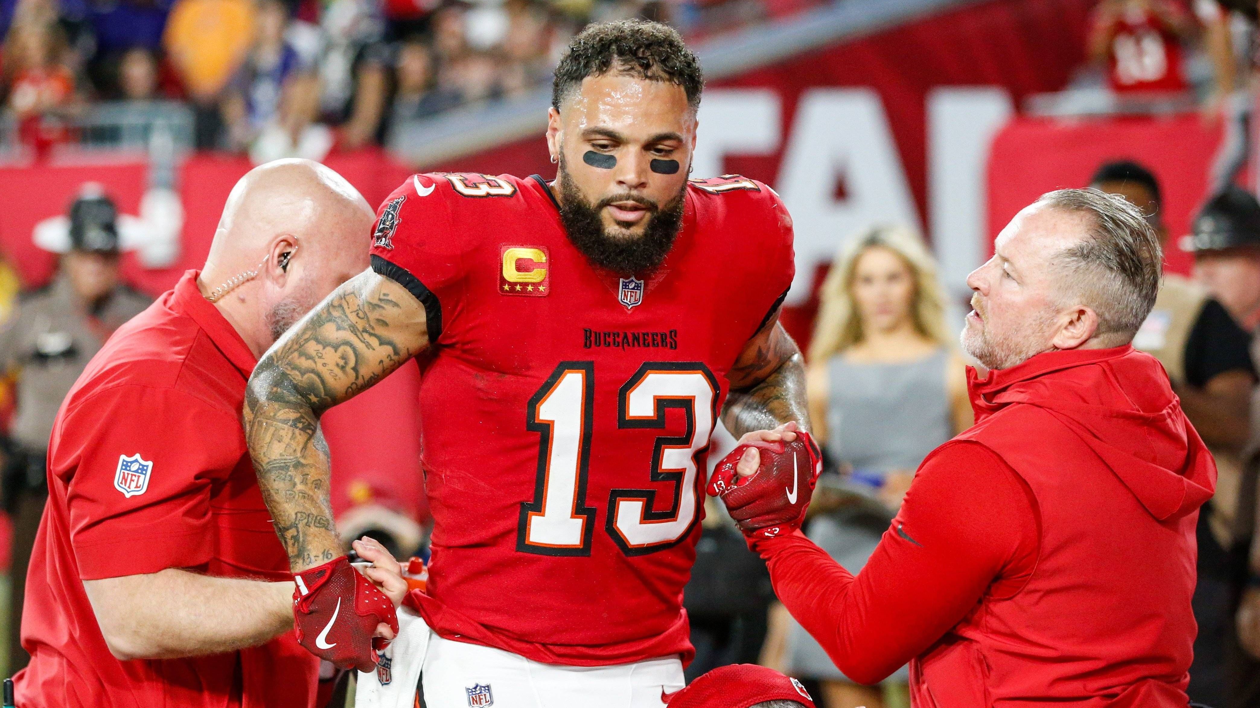 <strong>Mike Evans (Tampa Bay Buccaneers)</strong><br>Das arg gebeutelte Receiver Corps der Bucs erhält offenbar dringend benötigte Verstärkung. Wie NFL-Insider Ian Rapoport berichtet, wird Edel-Passempfänger Mike Evans in Week 12 zurückkehren. Der 31-Jährige fiel seit Ende Oktober mit einer Oberschenkelverletzung aus. Quarterback Baker Mayfield wird damit gegen die New York Giants wieder mehr Optionen haben, da Evans' kongenialer Partner Chris Godwin mit einem ausgekugelten Sprunggelenk wohl für den Rest der Saison ausfallen wird.