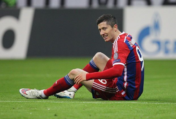 
                <strong>Robert Lewandowski (Prellung)</strong><br>
                Der polnische Nationalspieler plagt sich mit einer Prellung herum und wird deshalb in Mainz nur zuschauen. Eine schlimme Verletzung ist es aber nicht. Lewandowski wird schon in ein paar Tagen wieder gegen den Ball treten können.
              