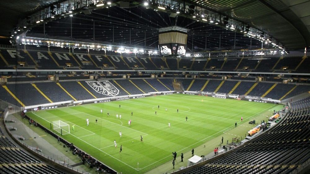 <strong>Platz 14 (geteilt): Eintracht Frankfurt (8,80 Euro)</strong><br>- Bier: 4,70 Euro<br>- Bratwurst: 4,10 Euro