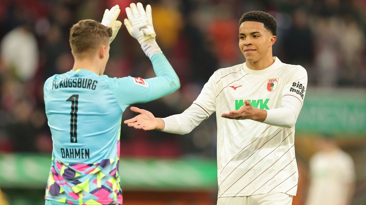 Weiter in Augsburg: Noahkai Banks (r.)