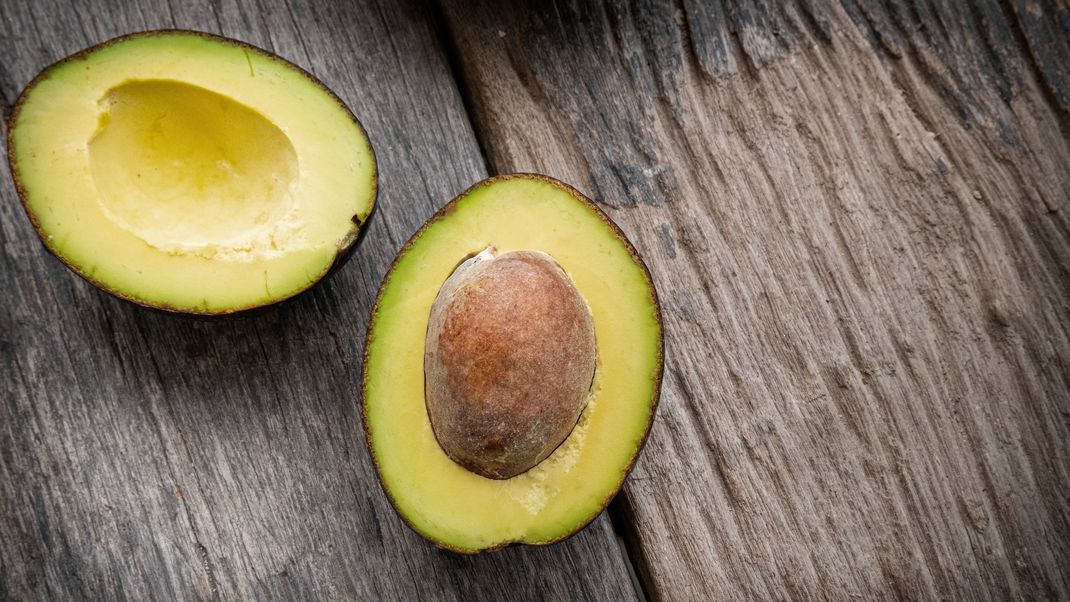 Avocado gilt als gesunde Wachmacher.