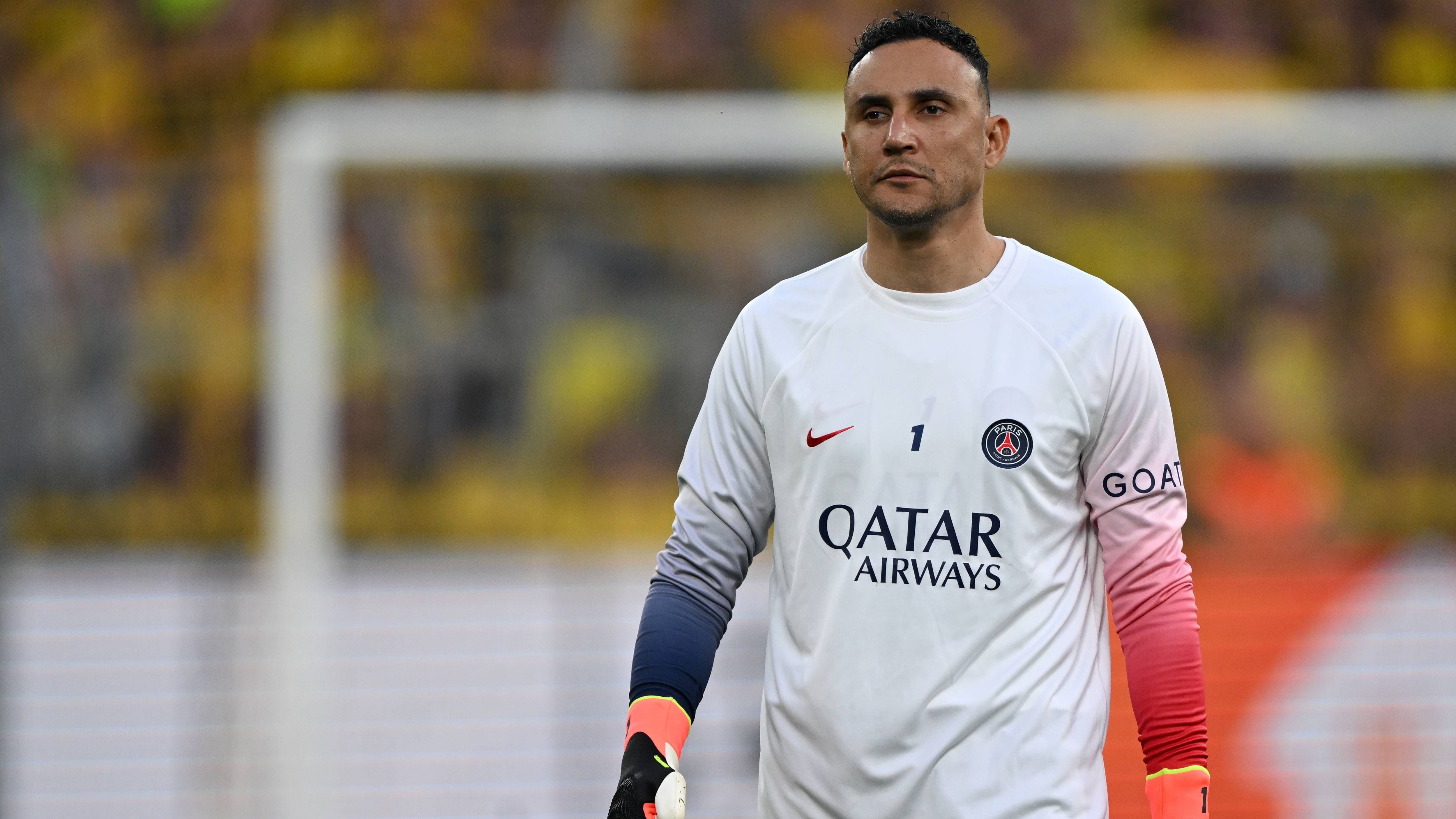 <strong>Keylor Navas (zuletzt Paris St. Germain)</strong><br>Der dreimalige Champions-League-Sieger Keylor Navas war zuletzt bei Paris St. Germain nur noch die Nummer 2 im Torhüter-Ranking. Nach seinem Abgang hat der 37-Jährige aus Costa Rica trotz einiger Gerüchte noch keinen neuen Arbeitgeber gefunden. Gehandelt wurde er etwa im Juli 2024 als möglicher Neuzugang bei Serie-A-Klub Monza.&nbsp;