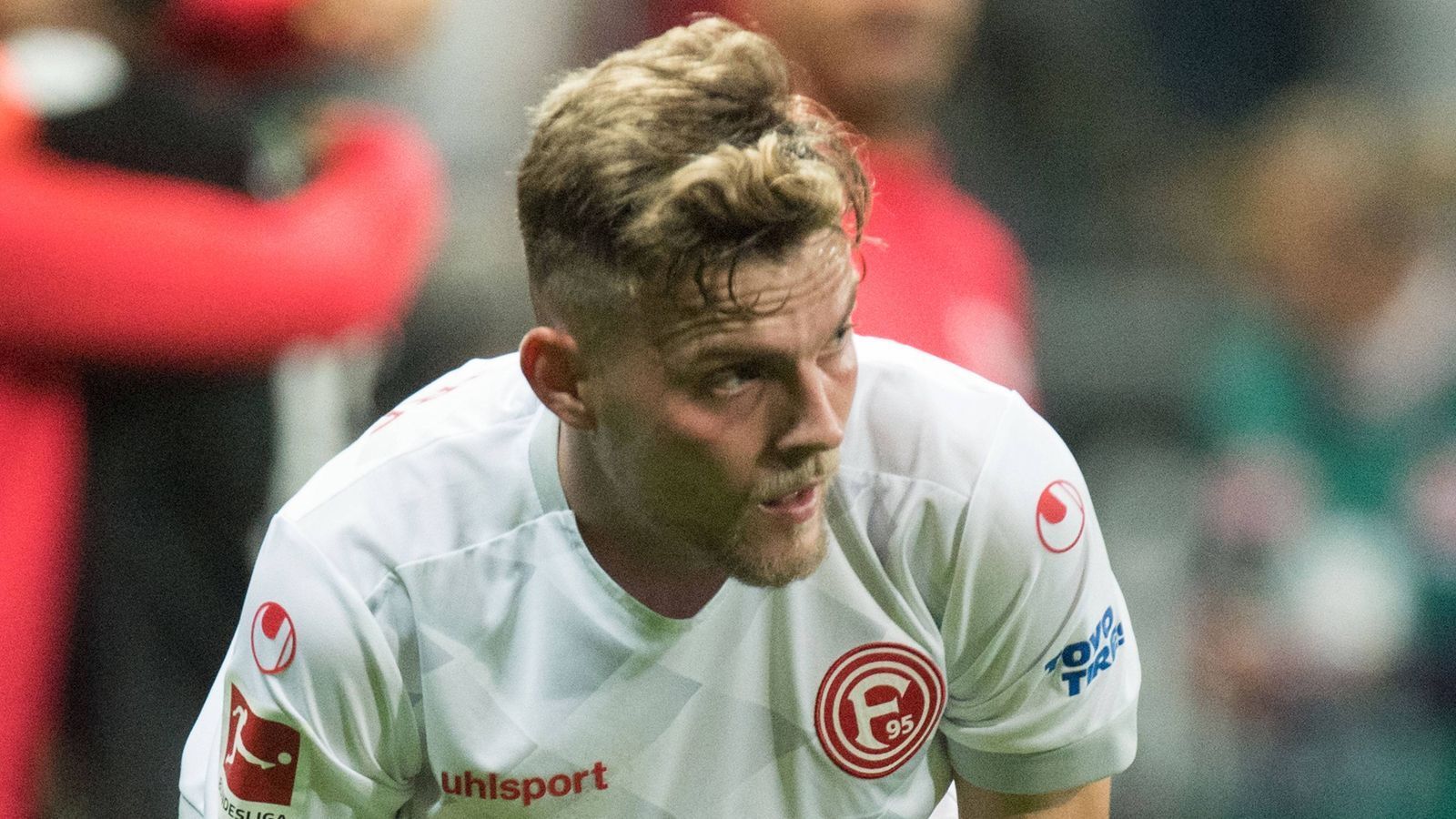 
                <strong>Marvin Ducksch</strong><br>
                Vergangene Saison war Marvin Ducksch noch die personalisierte Tor-Garantie. Mit 18 Treffern wurde er im Dienste von Holstein Kiel Torschützenkönig der 2. Bundesliga. In der Bundesliga läuft es weniger rund: Nach acht Spielen wartet der Stürmer von Fortuna Düsseldorf noch immer auf sein erstes Tor. Mit diesem Schicksal steht er nicht alleine da: Viele Zweitliga-Torschützenkönige taten sich in den Jahren darauf schwer. ran.de zeigt, was aus den bisherigen Zweitliga-Torschützenkönigen wurde.
              