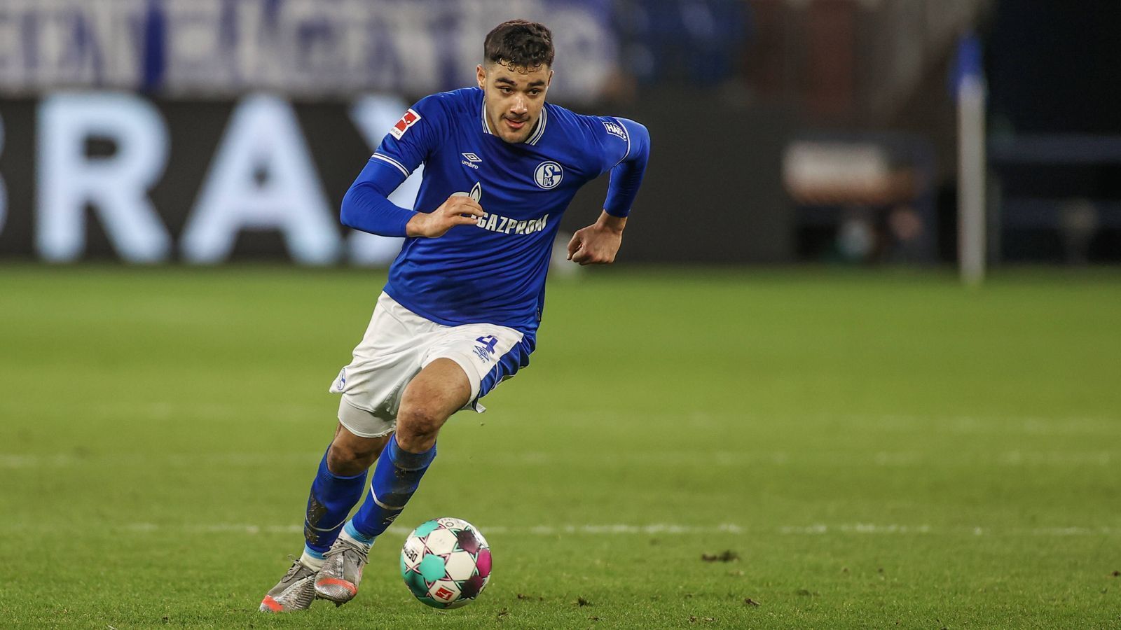 
                <strong>Platz 7 (geteilt): FC Schalke 04</strong><br>
                &#x2022; Abgänge zu anderen Bundesligaklubs: 17<br>&#x2022; Meiste Abgänge an: FC Augsburg (4)<br>
              