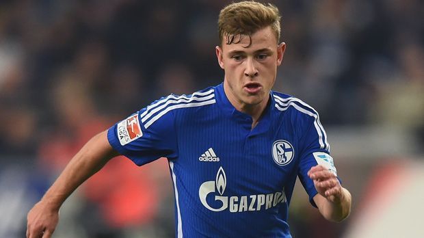 
                <strong>Max Meyer</strong><br>
                Max Meyer: Das Eigengewächs wirkte lange nicht so auffällig wie etwa Mitspieler Sane, war jedoch im entscheidenden Moment zur Stelle. Meyer besorgte mit einem Distanzschuss den zu diesem Zeitpunkt doch schmeichelhaften Ausgleich für die sehr defensiv eingestellten Schalker. Dabei profitierte er jedoch auch von der unfreiwilligen Mithilfe Neuers – der Schuss war definitiv nicht unhaltbar. ran-Note: 3.
              