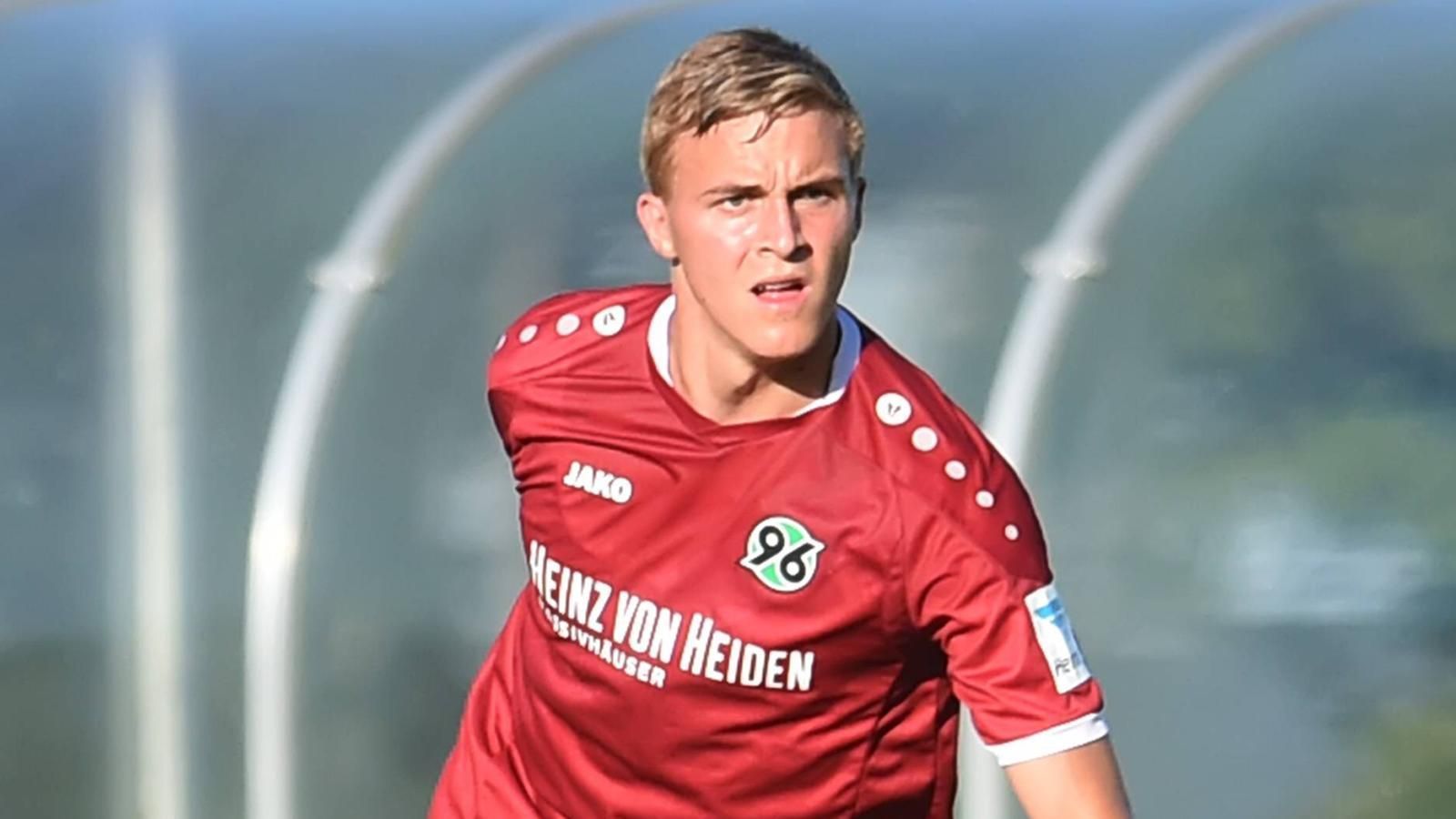 
                <strong>Timo Hübers (Hannover 96)</strong><br>
                KreuzbandrissVerletzt seit 1. August 2018Prognose: Der Verteidiger erleidet nach 2016 erneut einen Kreuzbandriss und wurde operiert. Die Hinrunde verpasst er definitiv.
              