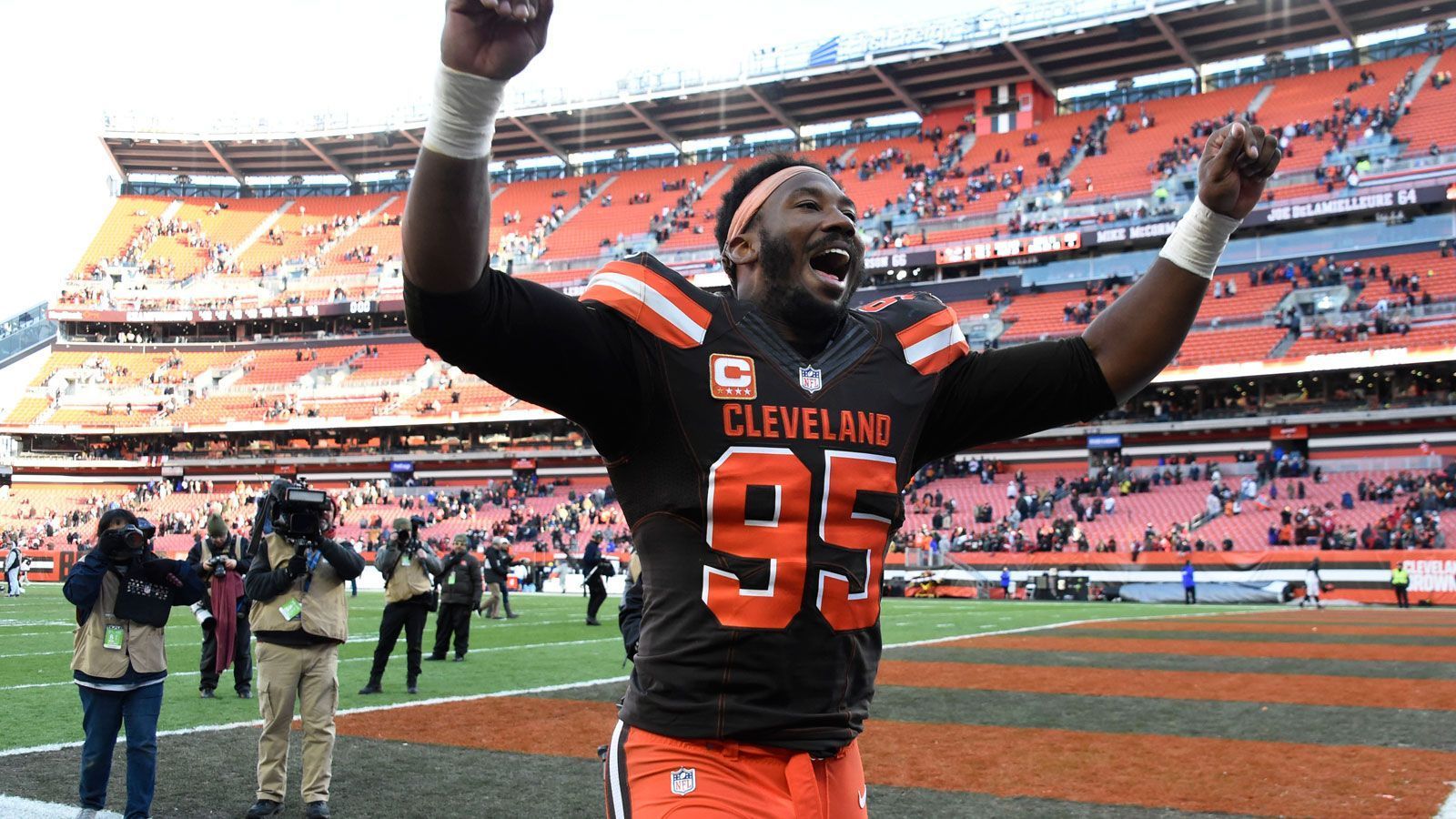 
                <strong>4 - Cleveland Browns</strong><br>
                Odell Beckham Jr. (Wide Receiver), Myles Garrett (Defensive End), Baker Mayfield (Quarterback), Jarvis Landry (Wide Receiver)
              