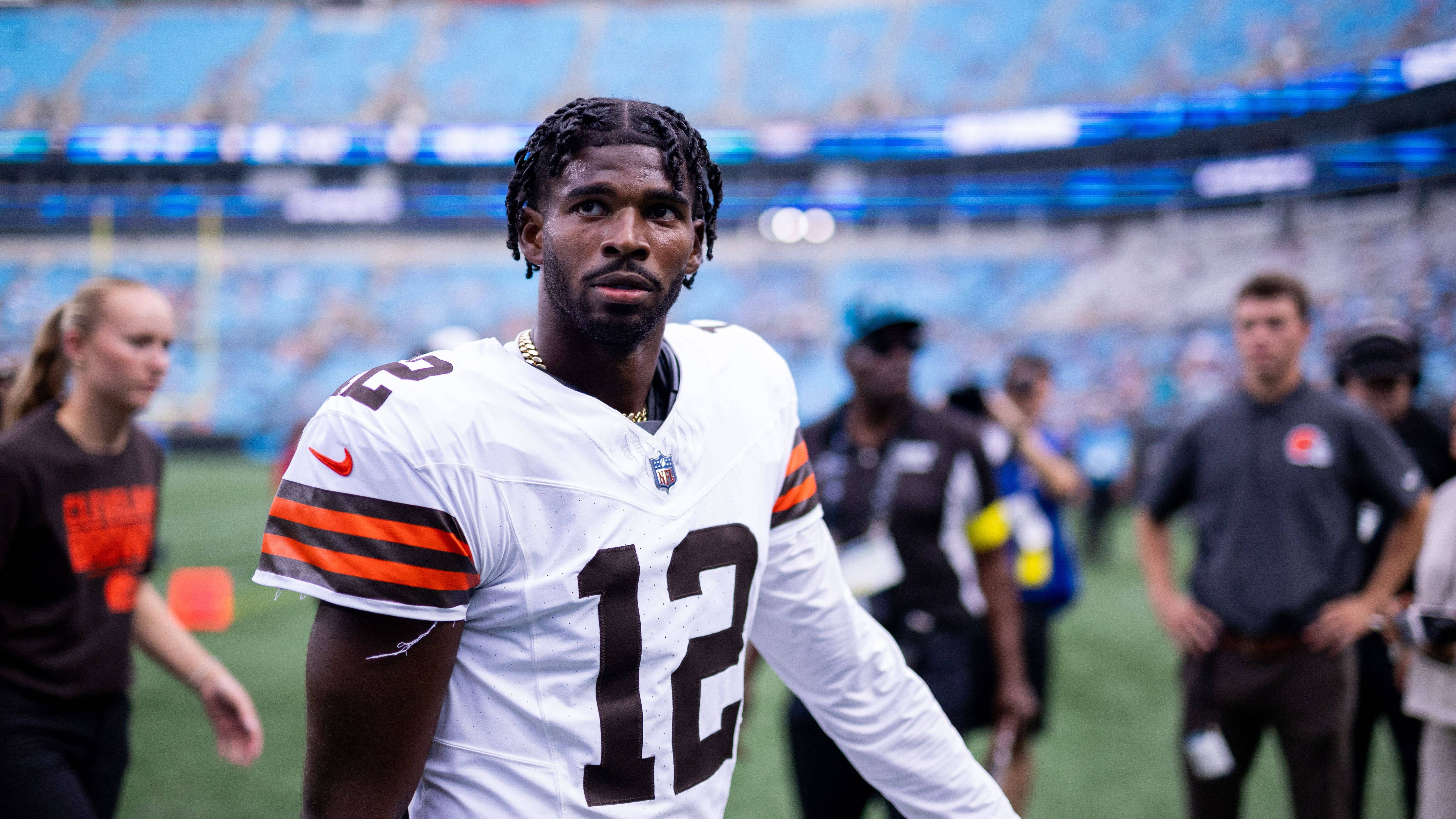 <strong>Shedeur Sanders (Cleveland Browns)</strong><br>Der wohl meistdiskutierte Quarterback der diesjährigen Draftklasse: Sanders, entgegen aller Mock Drafts erst an Position 144 von den Browns gewählt, legte ein überzeugendes NFL-Debüt hin. Der Sohn von Cornerback-Legende Deion Sanders brachte 14 von 23 Pässen für 138 Yards und zwei Touchdowns an, dazu vier Rushes über 19 Yards. Ob die Browns tatsächlich mit ihm als viertem Quarterback in die Saison gehen, bleibt abzuwarten.