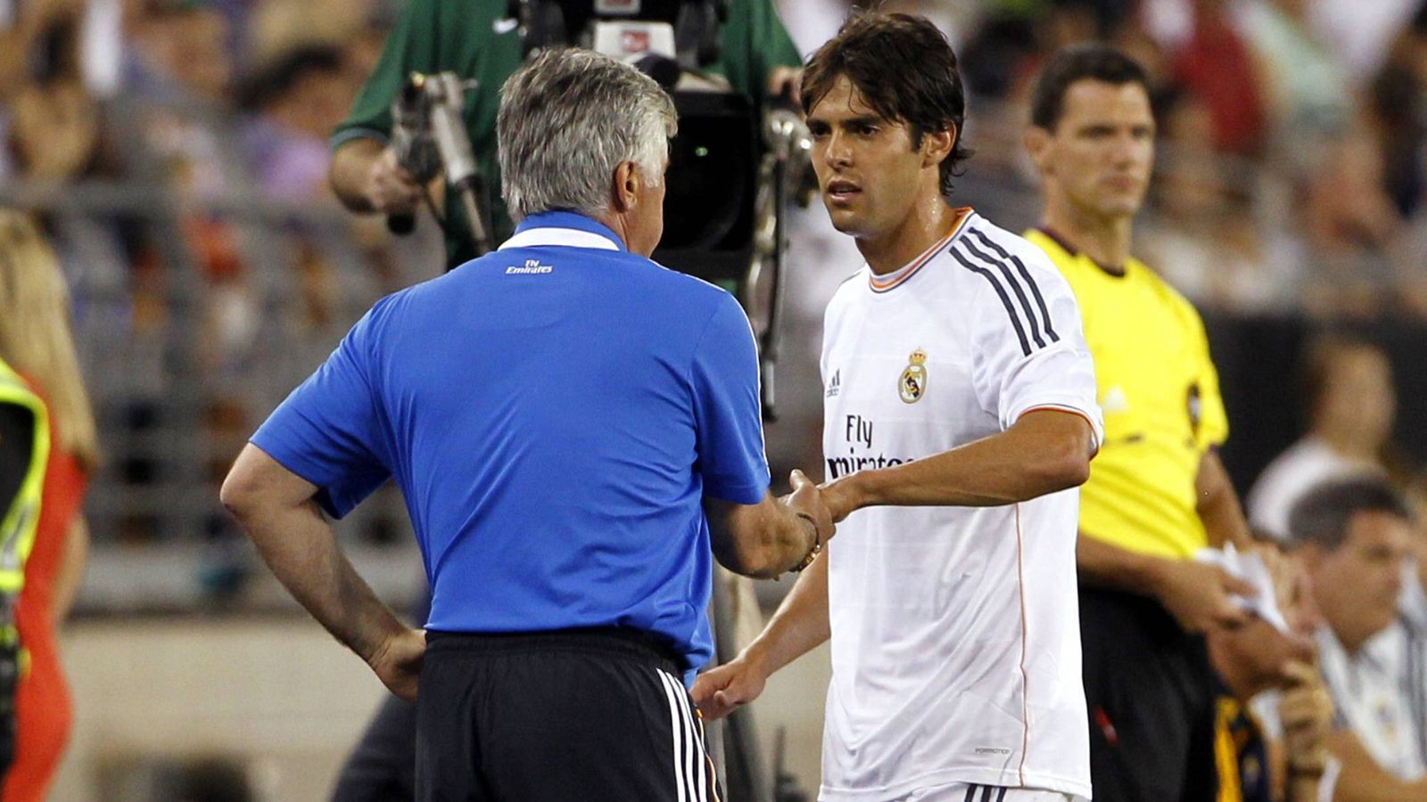 
                <strong>Mittelfeld - Kaka</strong><br>
                Von Ancelotti trainiert bei: Real Madrid und AC MailandPflichtspiele unter Ancelotti: 270 (95 Tore)
              