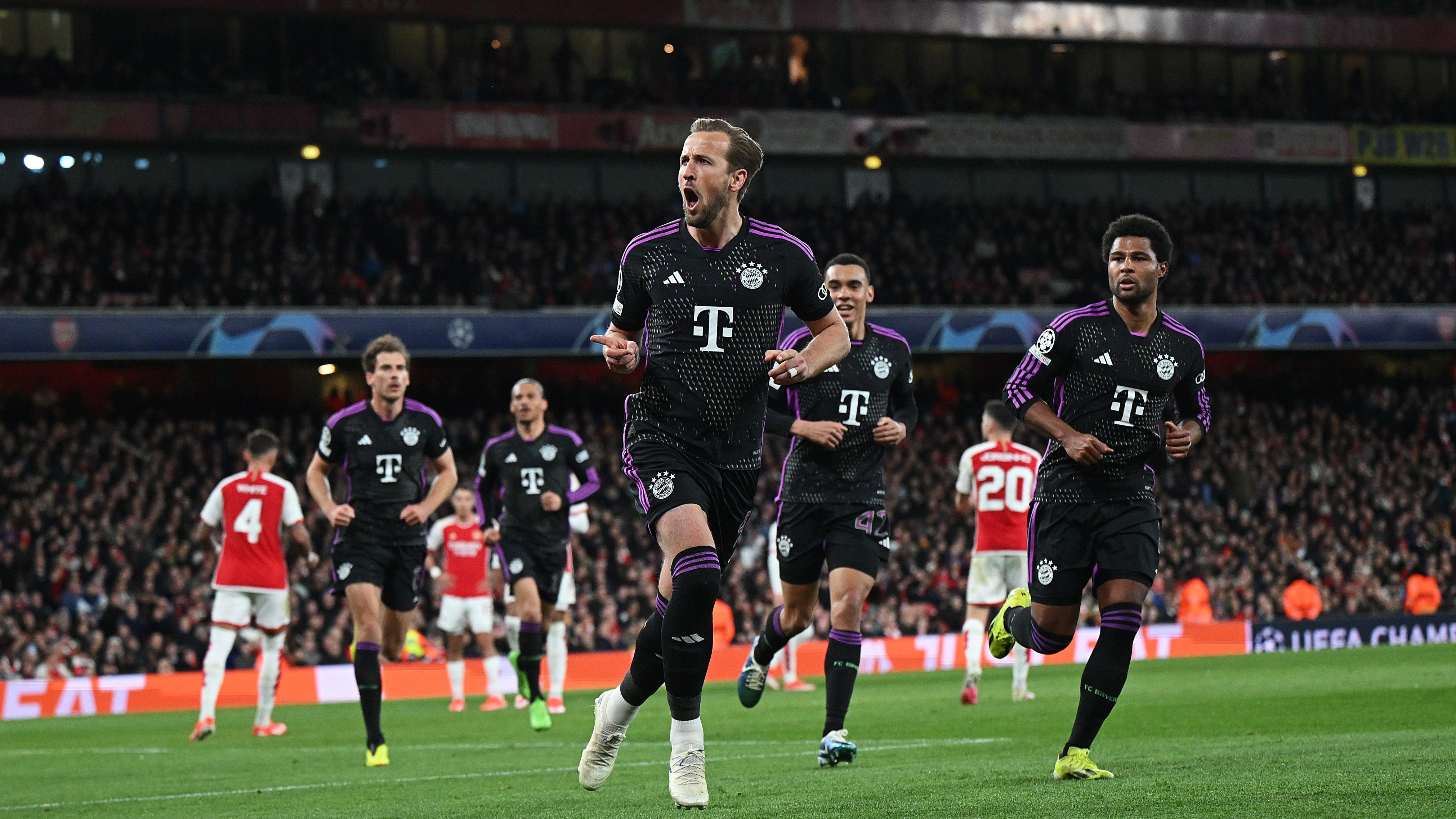 <strong>Harry Kane (FC Bayern München)</strong><br>Auch der langjährige Spurs-Kapitän wird von den Fans des Londoner Erzrivalen permanent ausgebuht, bleibt trotzdem beim Strafstoß zum 1:2 (32.) eiskalt. Sein sechster Treffer im Emirates-Stadion – mehr gelangen dort keinem anderen gegnerischen Spieler. Großes Laufpensum, hilft auch hinten immer wieder aus. <strong><em>ran</em>-Note: 2</strong>