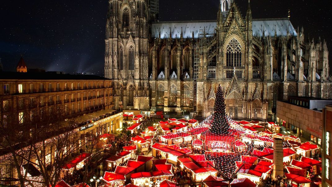 Wahnsinnskulisse: Blick auf den Kölner Weihnachtsmarkt.