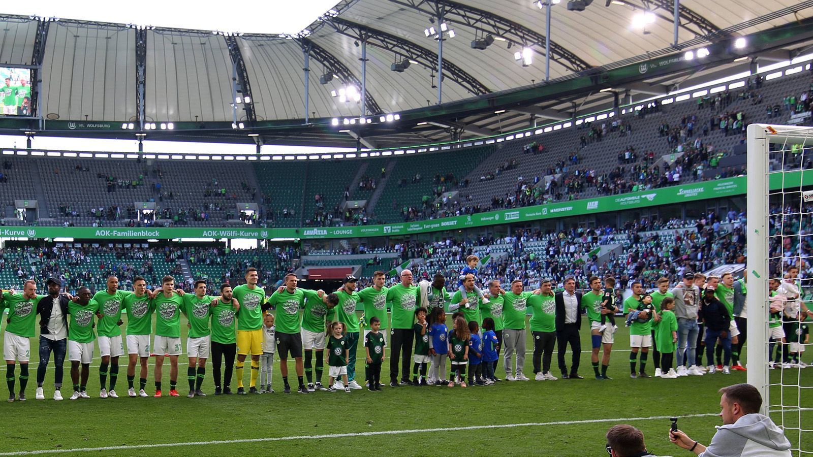 
                <strong>Platz 18: VfL Wolfsburg</strong><br>
                Der VfL Wolfsburg spielte in der Saison 2018/2019 an fünf von 34 Spieltagen in einem ausverkauften Stadion.
              