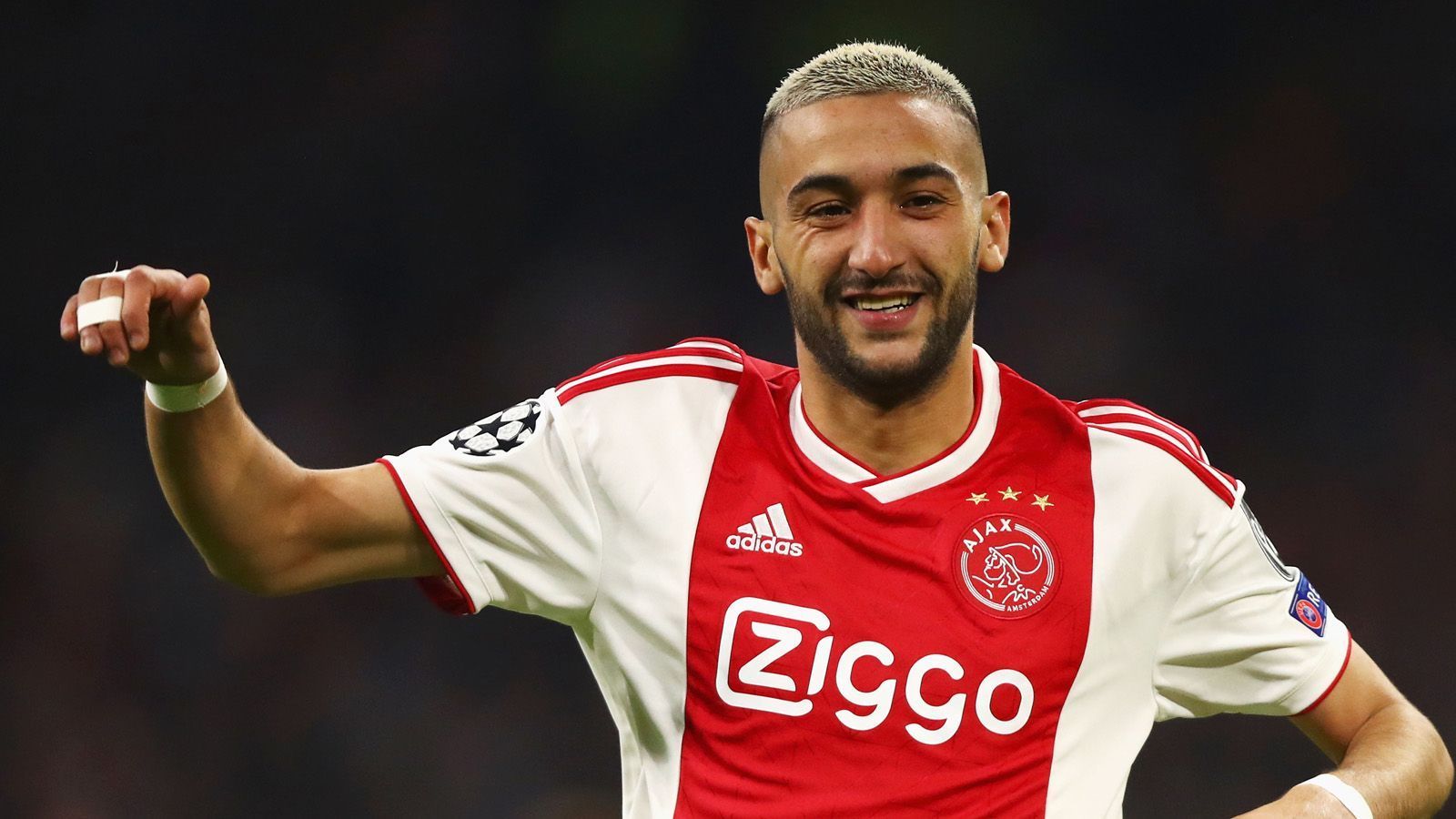 
                <strong>Hakim Ziyech (Ajax Amsterdam)</strong><br>
                Nationalmannschaft: MarokkoLänderspiele: 23Länderspieltore: 12Position: Rechtsaußen
              