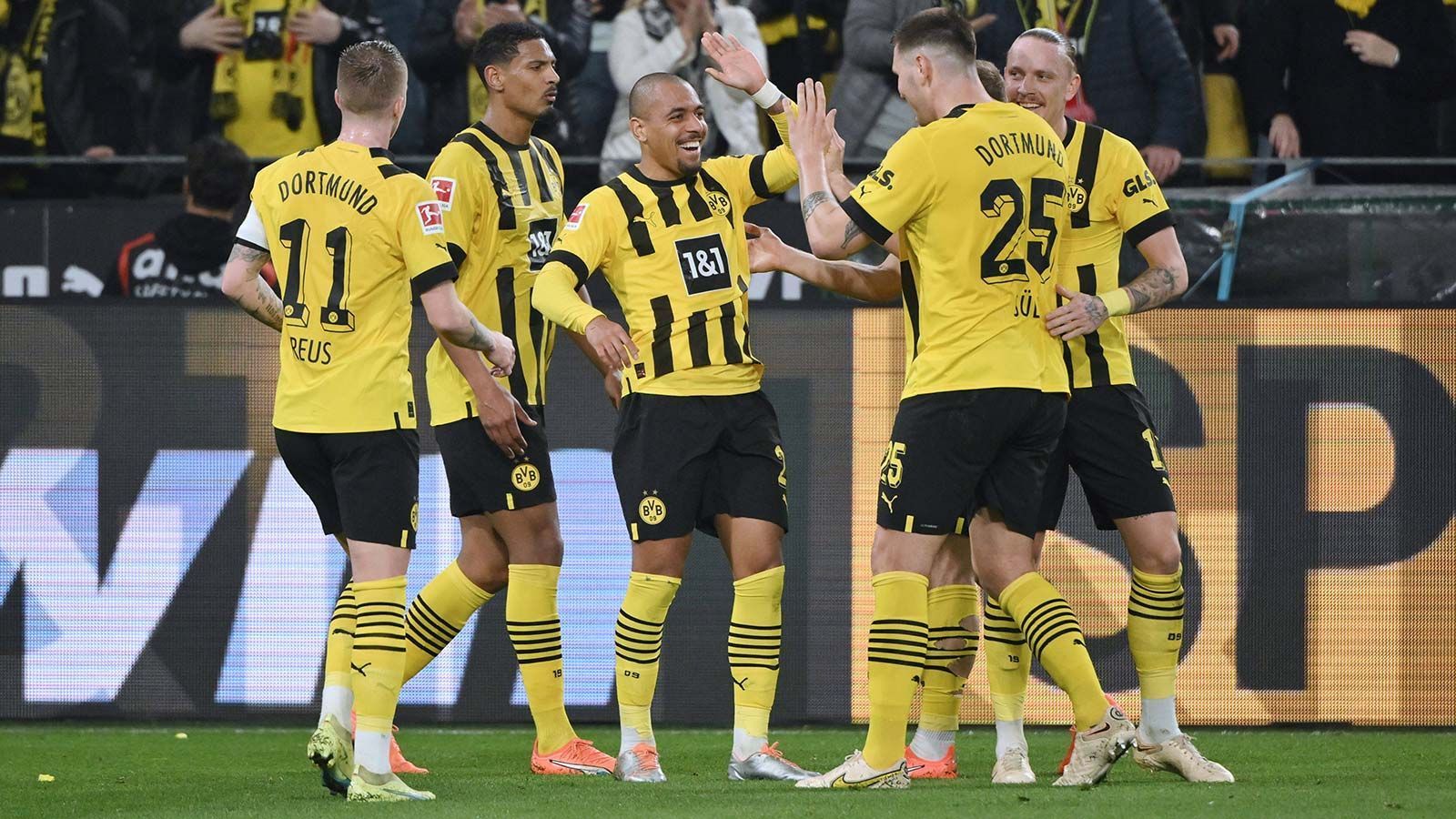 
                <strong>Die Noten der BVB-Stars</strong><br>
                Borussia Dortmund liefert mit dem 6:1 gegen den 1. FC Köln eine Kampfansage im Meisterschaftskampf. Noch nie zuvor gewann der BVB unter Edin Terzic in dieser Höhe. ran bewertet die Leistung der Dortmunder.Bundesliga live: So seht ihr Leverkusen - FC Bayern live im TV und Livestream
              