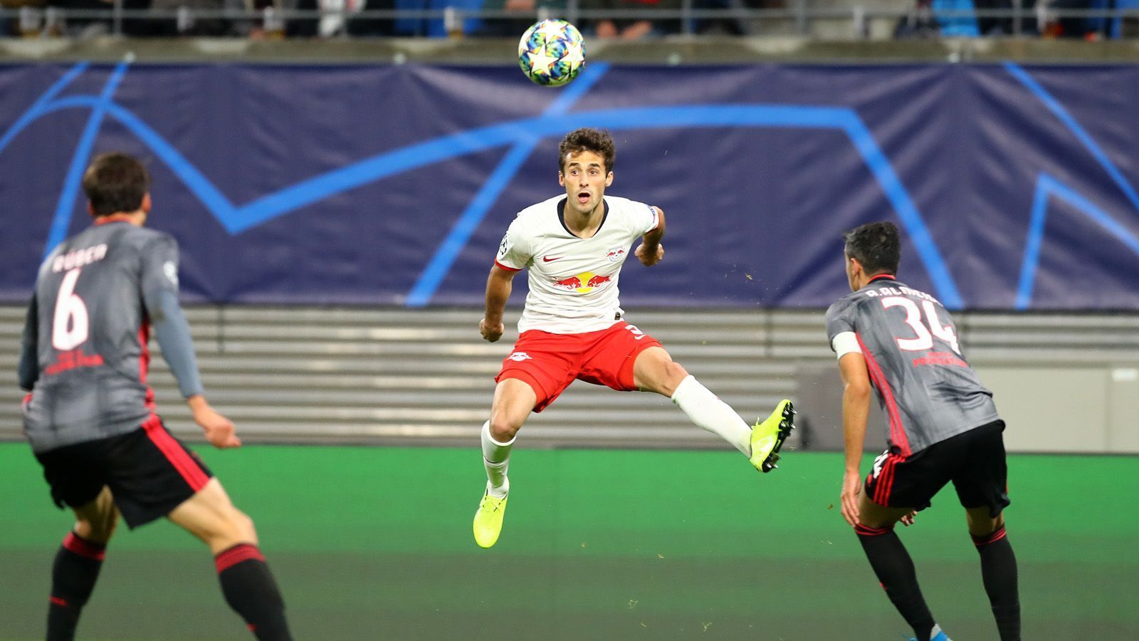 
                <strong>RB Leipzig</strong><br>
                Beim deutschen Herbstmeister sollen sich im Winter Angreifer Matheus Cunha, Außenbahnspieler Luan Candido, Verteidger Stefan Ilsanker und Marcelo Saracchi (im Bild) nach einem neuen Team umsehen. Der letztgenannte Defensivspieler könnte laut "kicker" zu Galatasaray Istanbul ausgeliehen werden.
              