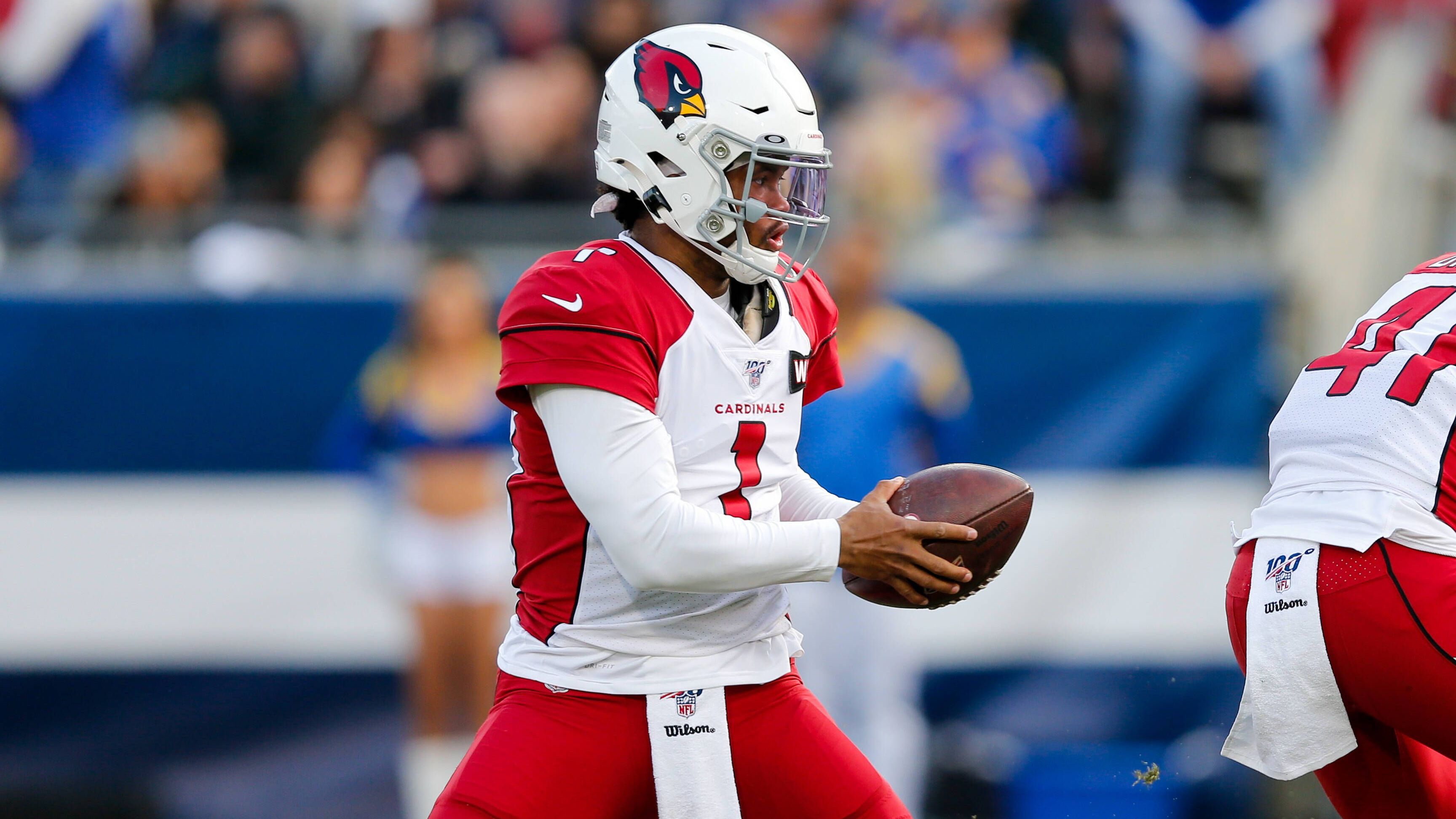 <strong>Kyler Murray (Arizona Cardinals) - 2019</strong><br>An erster Stelle im Draft 2019 ausgewählt, zeigte Murray in einem bescheidenen Team eine gute erste Saison. Auch danach konnte er sich weiter steigern und ist unangefochten der Franchise Quarterback der Cardinals. Aktuell laboriert er noch an einer Verletzung.