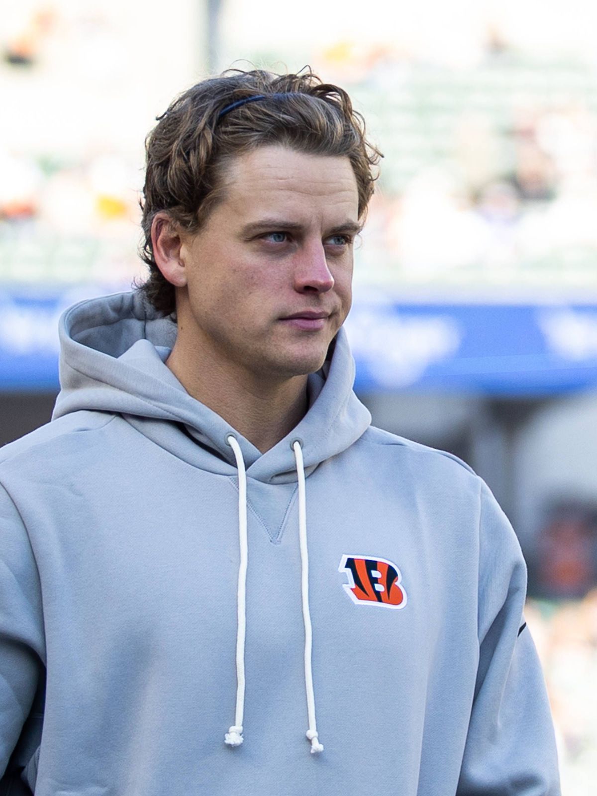 November 23, 2025: Cincinnati Bengals quarterback Joe Burrow (9) during pregame of NFL, American Football Herren, USA game action against the New England Patriots at Paycor Stadium in Cincinnati, O...
