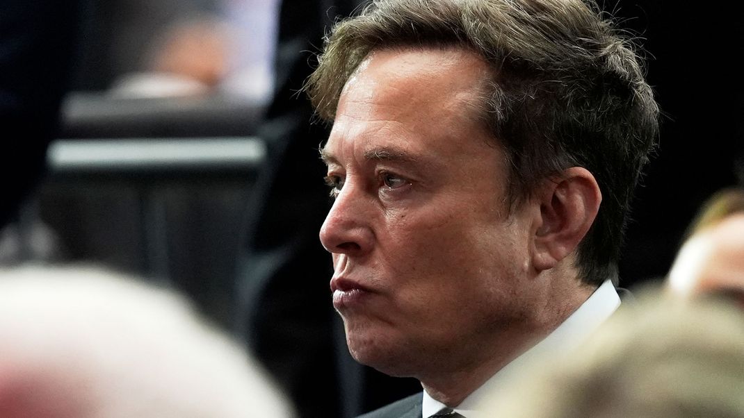Elon Musk weist Vorwürfe zurück: Laut neuen Epstein-Dokumenten war er 2014 für einen Besuch auf der Privatinsel eingeplant - er selbst sagt, er habe die Einladung abgelehnt.