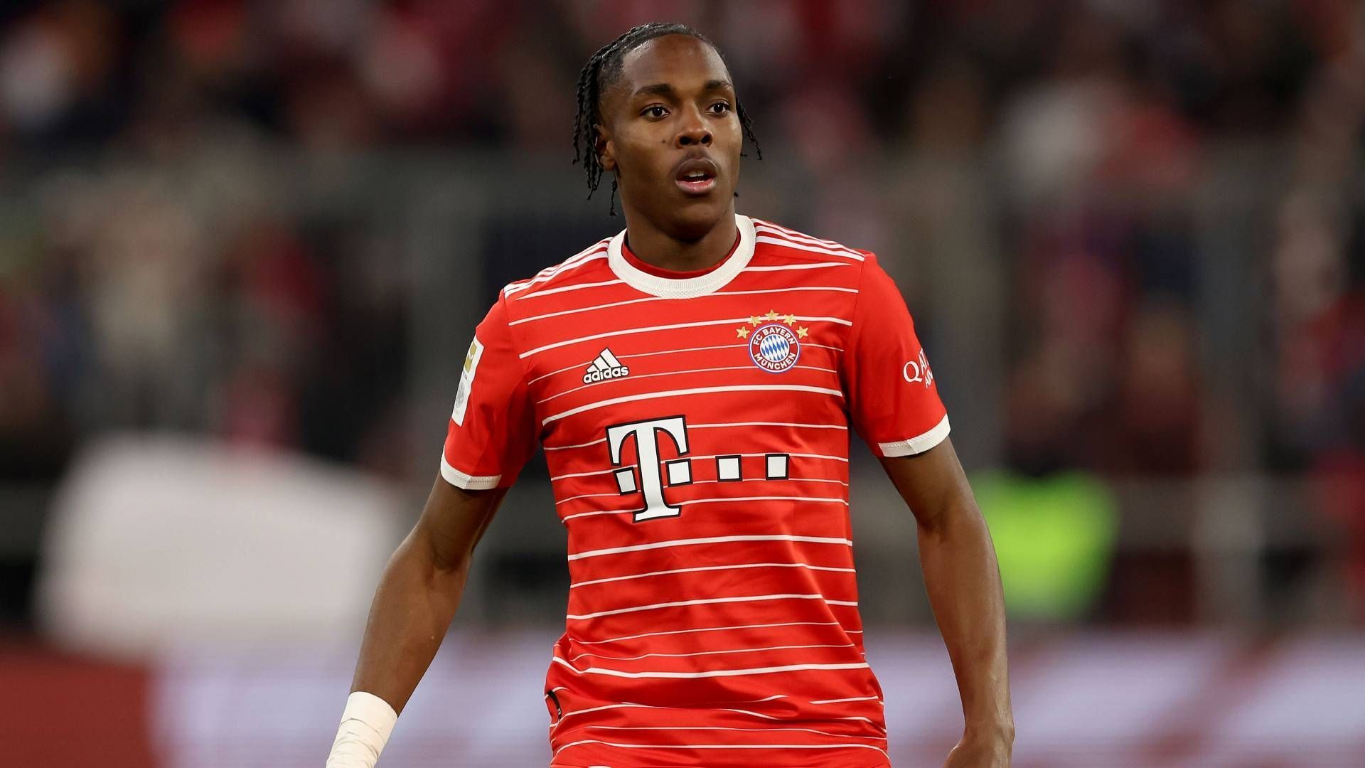 
                <strong>Mathys Tel (FC Bayern München)</strong><br>
                Nicht nur für das Topspiel gegen den BVB, sondern auch in den Wochen danach wird Mathys Tel den Münchnern nicht zur Verfügung stehen. Der 17 Jahre alte Angreifer zog sich bei der französischen U19-Nationalmannschaft einen Muskelfaserriss im linken Adduktorenbereich zu.
              