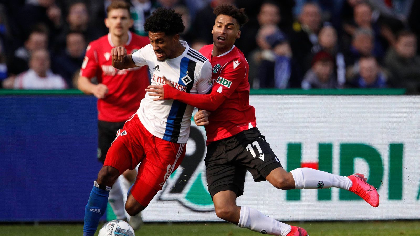 In Der Nachspielzeit: HSV Rettet Punkt In Hannover