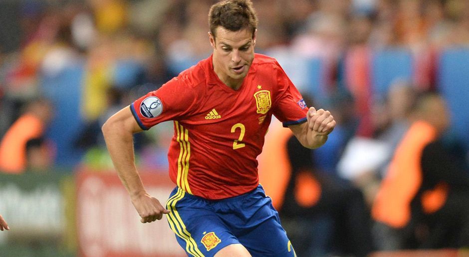 
                <strong>Platz 4: Cesar Azpilicueta</strong><br>
                Platz 4: Cesar Azpilicueta (31 km/h). Der Defensivspezialist des FC Chelsea zeigt, warum Vicente del Bosque nicht auf ihn verzichten wollte. Allerdings kam der 26-Jährige bislang nur kurz gegen die Türkei zum Einsatz.
              