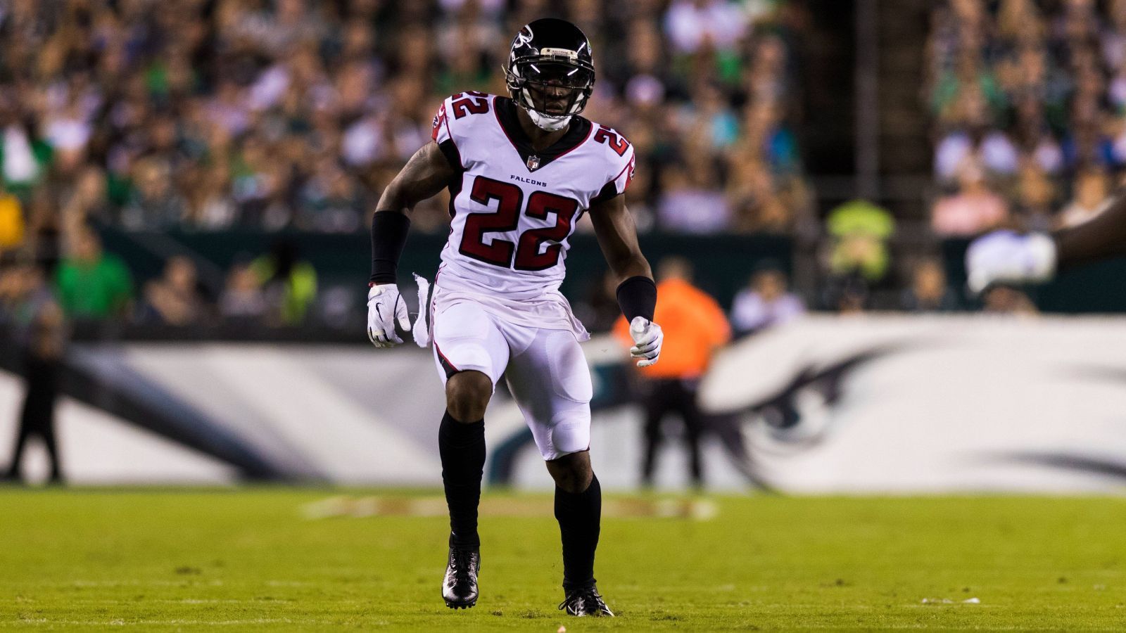 
                <strong>Linebacker: Keanu Neal</strong><br>
                Nächster Neuzugang in der Linebacker-Gruppe der Cowboys ist Keanu Neal. Der hochveranlagte Defensiv-Spezialist kam in der Offseason von den Atlanta Falcons, hatte in den letzten Jahren aber viel mit Verletzungen zu kämpfen. Seinen Defensive Coordinator Dan Quinn kennt er aufgrund seiner Falcons-Vergangenheit bestens, ein Vorteil für einen Linebacker, der in der Mitte der Defense überall seine Augen haben muss.
              