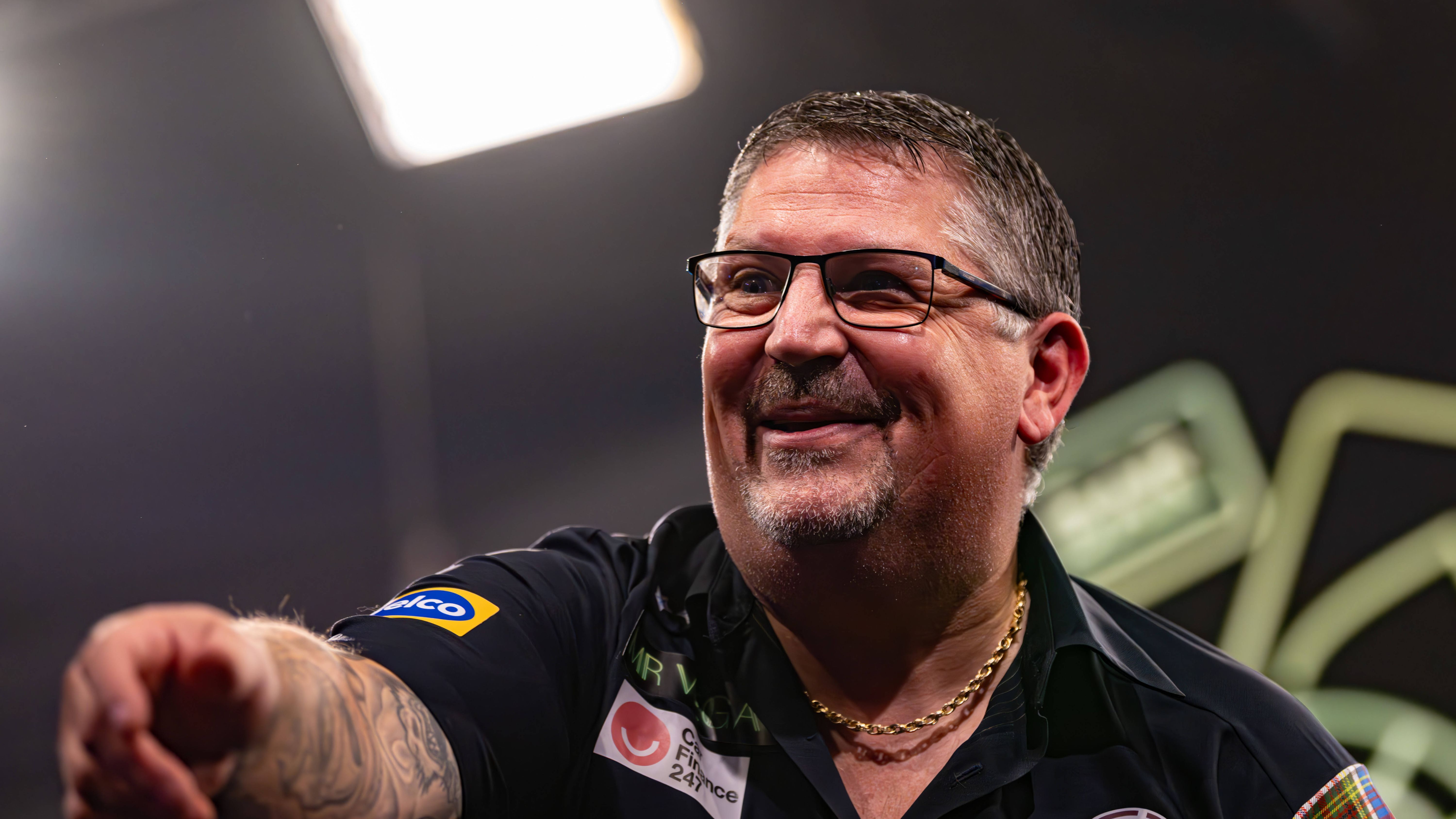 <strong>Gary Anderson</strong> <br>Dafür siegte er bei drei Pro Tour Events, einmal warf er dabei einen 9-Darter. Beim Grand Slam schlug er unter anderem Price und van Duijvenbode, scheiterte aber im Viertelfinale an Humphries. Trotzdem: Anderson sollte man in diesem Jahr wieder auf der Rechnung haben.