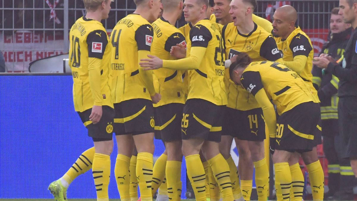 23.11.2024, xblx, Fussball 1.Bundesliga, Borussia Dortmund - SC Freiburg emspor, v.l. Maximilian Beier (Borussia Dortmund), Goal scored, Tor zum 1:0, celebrate the goal, Torjubel , Jubel, jubeln, j...