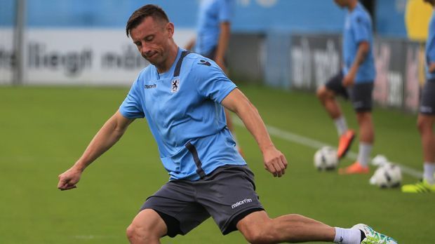 
                <strong>Ivica Olic</strong><br>
                Ivica Olic: Ja, der Kroate ist schon 36 Jahre alt. Doch Alter schützt bekanntlich vor Toren nicht. Der frühere Bayern-Star entschied sich gegen das Geld aus England und vor allem dafür, endlich wieder Tore schießen zu können und zu dürfen. Auf seine Erfahrung und seine Torjäger-Qualitäten wollen die Löwen setzen, und das erst einmal für ein Jahr. Offenbar hat 1860 wieder einen Plan, denn der habe ihn letztendlich überzeugt, erklärte er.
              