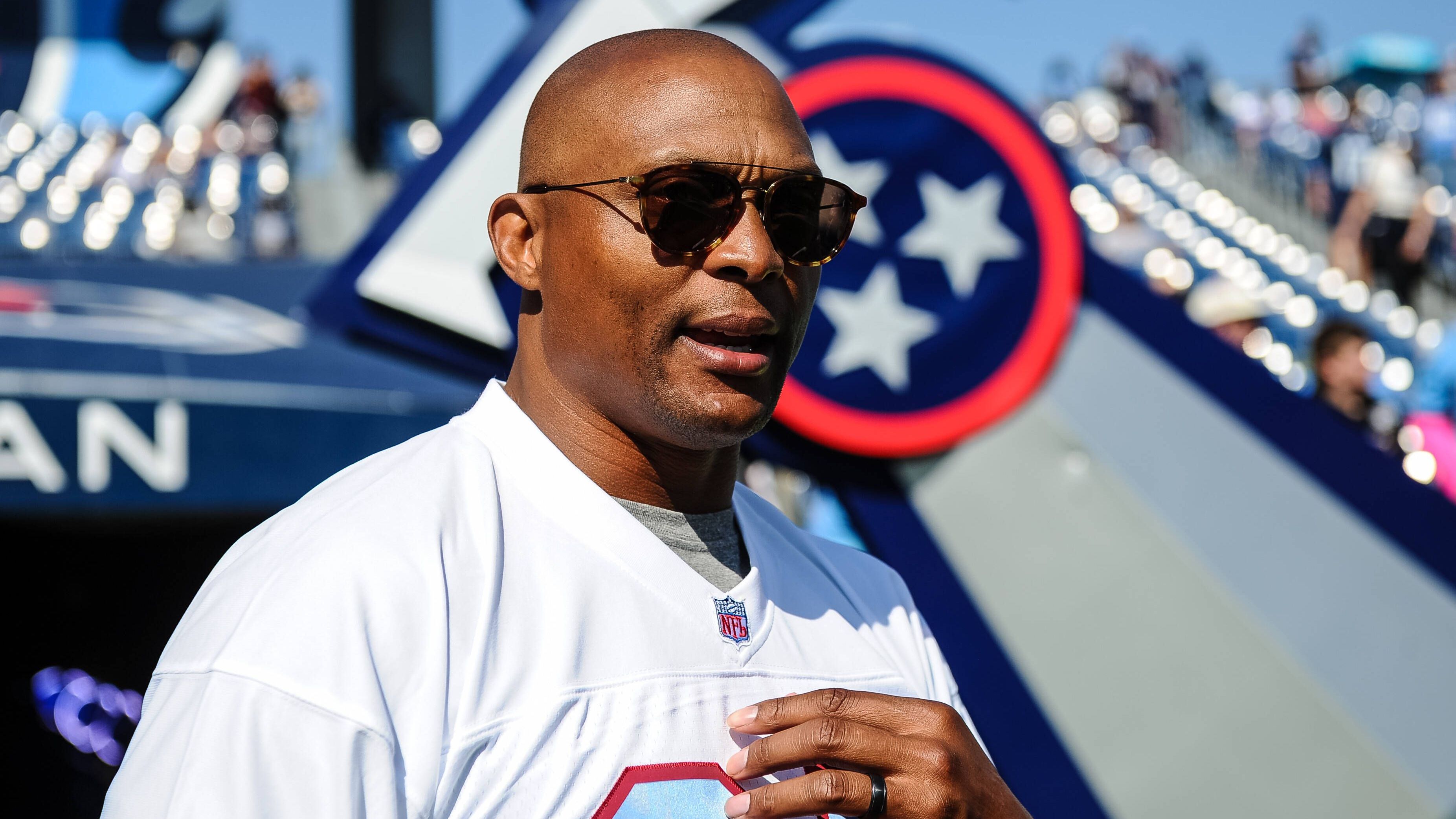 <strong>Eddie George</strong><br>Position: Running Back<br>Teams:&nbsp;Houston Oilers / Tennessee Oilers / Tennessee Titans (1996 – 2003), Dallas Cowboys (2004)<br>Erfolge: Vier Mal Pro Bowl, Ein Mal First-Team All-Pro<br>Halbfinalist, der es 2024 nicht in die Hall of Fame geschafft hat<br>Halbfinalist für HoF-Aufnahme: 2 Mal