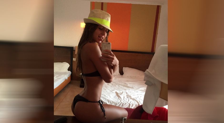 
                <strong>Ekaterina Kostyunina</strong><br>
                In Russland ist die 22-Jährige beim Fußballverband für die Schulung von Schiedsrichtern verantwortlich. Ihre zweite Leidenschaft sind allerdings Selfies. Mit denen überflutet sie "Instagram".
              