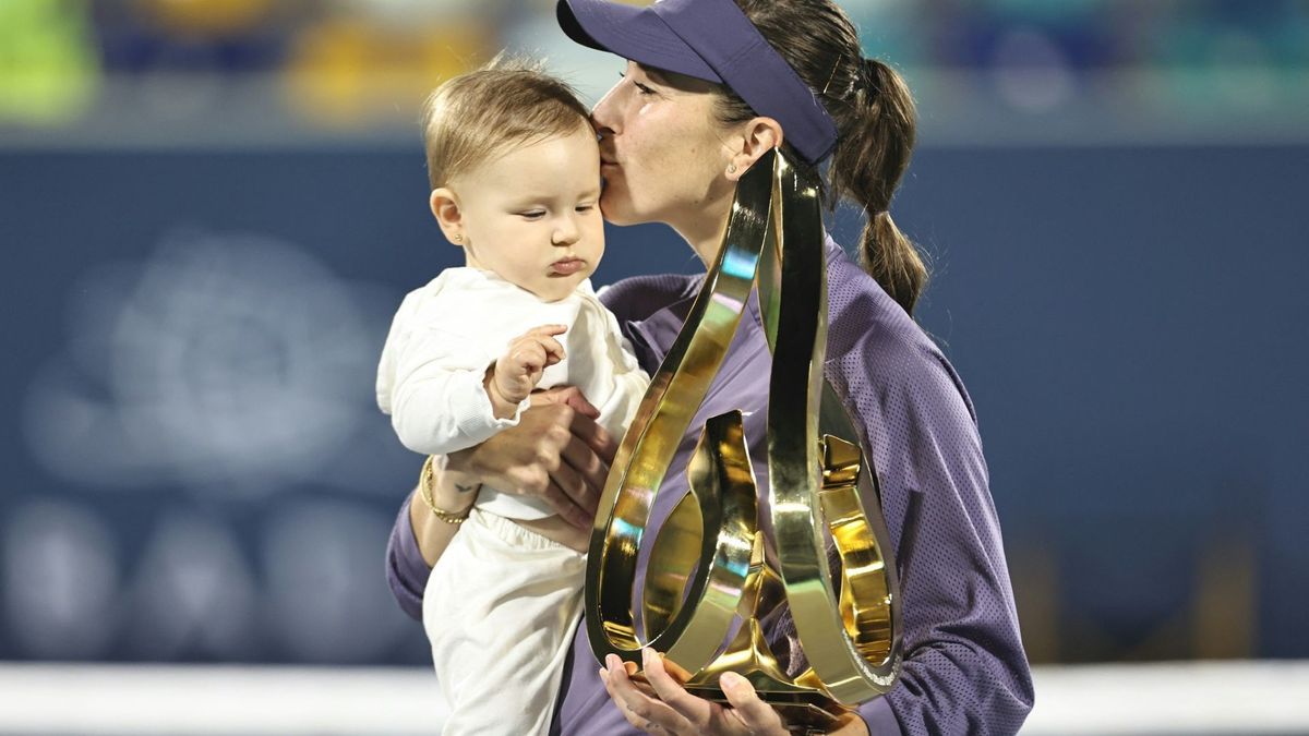 Mutterglück: Belinda Bencic in Abu Dhabi mit Baby  Bella