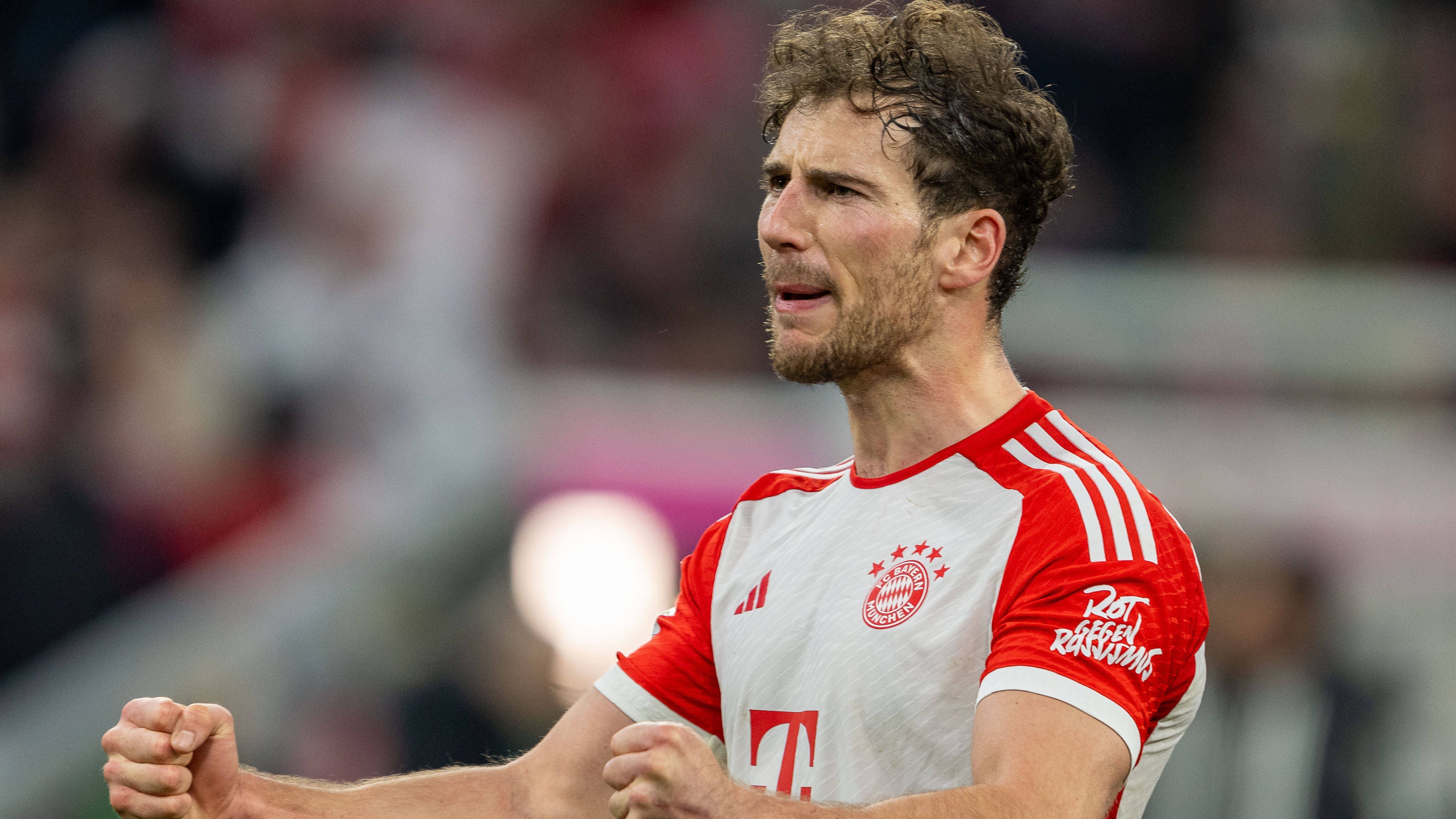 <strong>Leon Goretzka - STREICHKANDIDAT</strong><br>Ähnlich wie bei Kimmich tat sich auch Leon Goretzka unter Tuchel schwer. Nicht zuletzt, weil es kein ideales Positionsprofil für ihn gibt. Aufgrund der misslungenen Kaderplanung musste Goretzka im Saisonverlauf auch einige Male als Innenverteidiger aushelfen. Goretzkas Perspektive wird - wie bei Kimmich - maßgeblich vom neuen Trainer abhängen. Sein Vertrag läuft noch bis 2026.&nbsp;