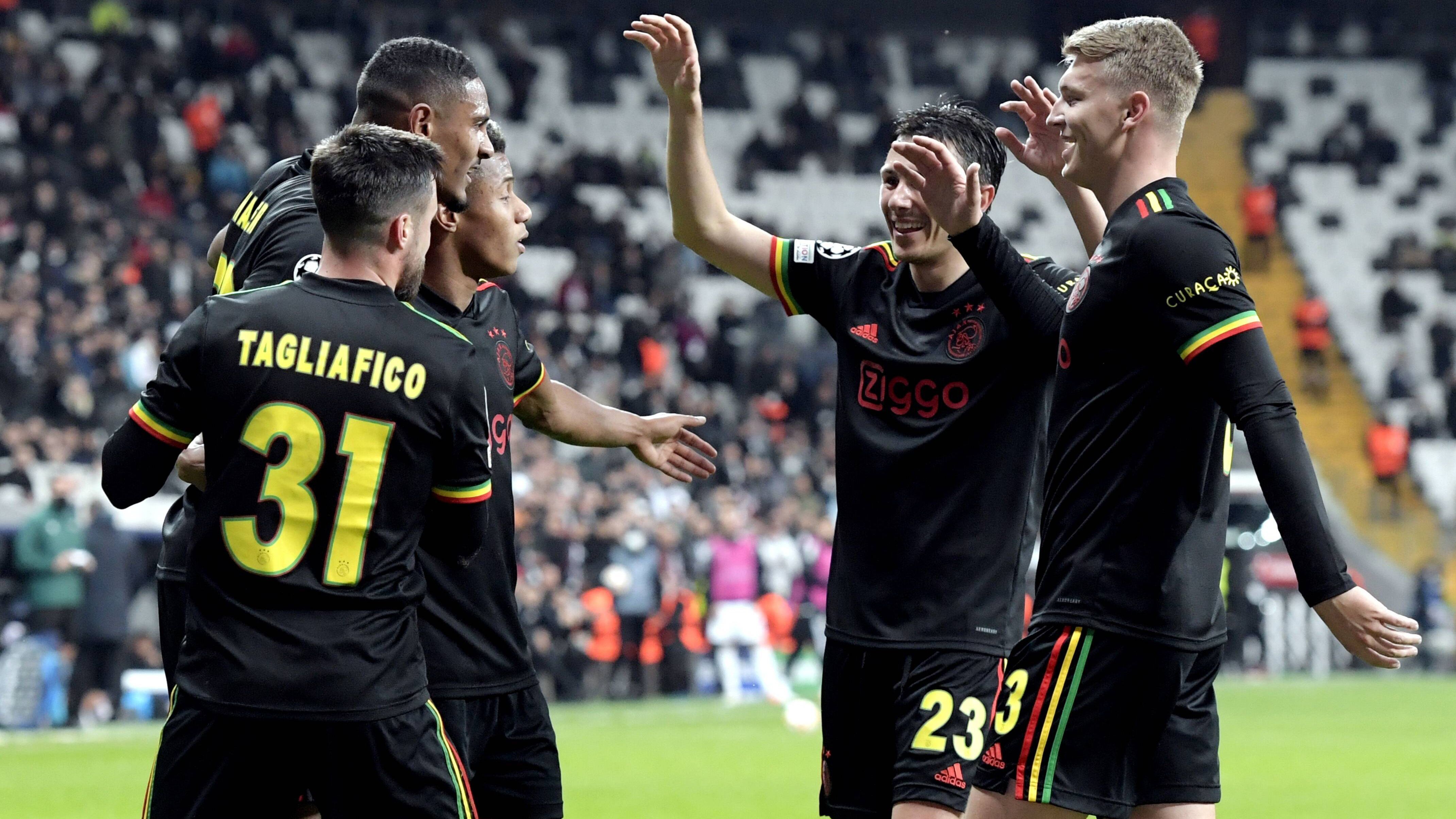 
                <strong>Ajax Amsterdam</strong><br>
                Wer hätte das gedacht? Die Niederländer spielten eine perfekte Gruppenphase und fertigten dabei auch den BVB zweimal deftig ab. Auf den 4:0-Sieg im Hinspiel folgte ein 3:1-Erfolg im Ruhrpott. Auch alle anderen Spiele gewann Ajax. Das Torverhältnis: 20:5. 
              