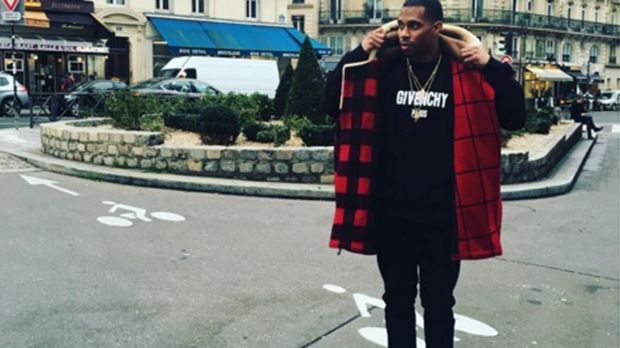 
                <strong>Victor Cruz (New York Giants)</strong><br>
                Victor Cruz (New York Giants). Er ist wohl der Mode-Vorreiter in der NFL. Der Teamkollege von Odell Beckham Jr. ist beim Modelabel Givenchy unter Vertrag und steht dort für lässige Eleganz.
              