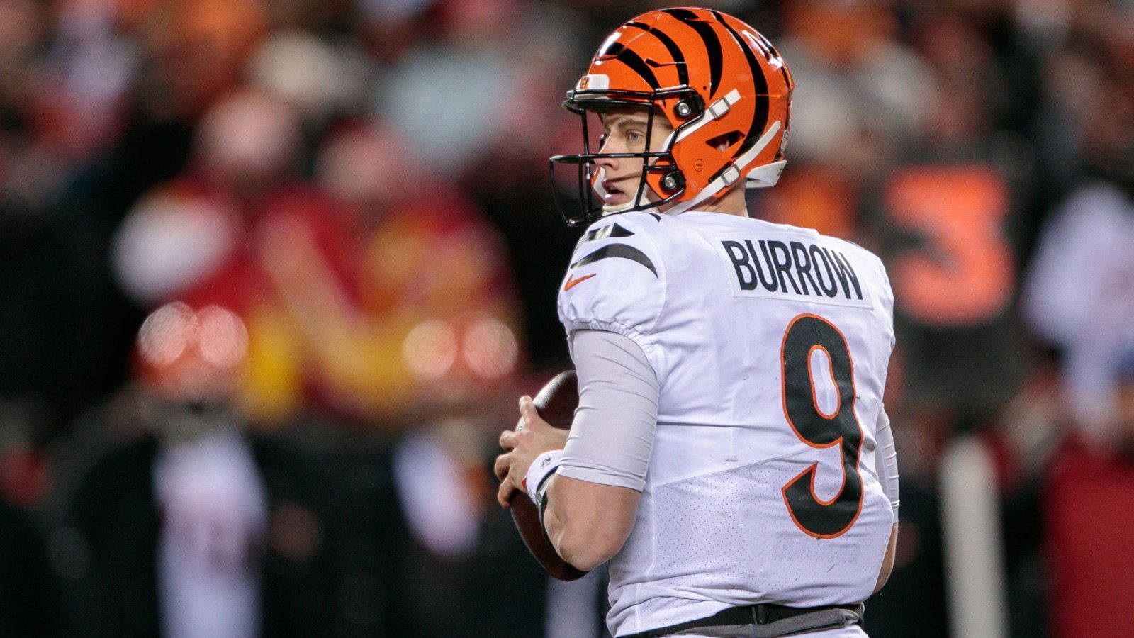 
                <strong>Pick 1: Joe Burrow (Quarterback, Cincinnati Bengals)</strong><br>
                Gehalt mit der Fifth-Year-Option: 29,5 Millionen US-Dollar (Option gezogen)
              