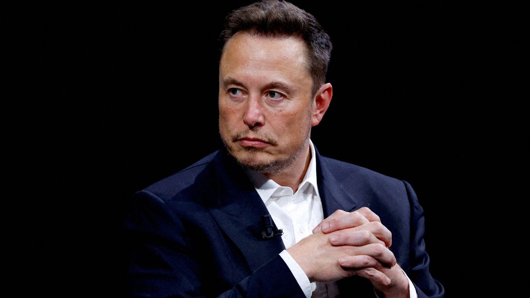 Armer, reicher Elon Musk: Eine US-Richterin blockiert ein milliardenschweres Aktien-Paket, das er für das Erreichen von Tesla-Zielen bekommen sollte.