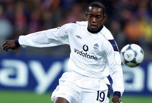 
                <strong>Dwight Yorke</strong><br>
                Nach neun erfolgreichen Jahren wechselte Dwight Yorke im Sommer 1998 von Aston Villa zu Manchester United. In den folgenden vier Jahren absolvierte der Stürmer 148 Spiele für die Red Devils und schoss 63 Tore. Am Samstag gibt es ihn ab 17:30 Uhr live bei kabel eins und auf ran.de.
              
