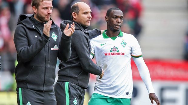 
                <strong>Anthony Ujah (Werder Bremen)</strong><br>
                Anthony Ujah (Werder Bremen): Der chinesische Meister und asiatische Champions-League-Sieger Guangzhou Evergrande wollte laut "Sportbild" Ujah in der Winterpause verpflichten. Werder hätte angeblich 13 Millionen Euro Ablöse kassieren können, Ujah stolze sechs Millionen Euro an Gehalt. Dennoch lehnten Klub und Spieler die Anfrage gleichermaßen ab. "Es stimmt, wir hatten ein Angebot für Anthony Ujah aus China. Aber er ist für uns, also Verein und Mannschaft, ein wichtiger Baustein, so dass wir zu 100 Prozent auf ihn bauen", bestätigt Werders Direktor für Profi-Fußball und Scouting, Rouven Schröder. Stattdessen wurde Verteidiger Assani Lukimya im Winter an Liaoning FC nach China verkauft.
              