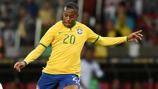 
                <strong>2. Platz: Robinho (7 Tore)</strong><br>
                2. Platz: Robinho (7 Tore) - 11 Spiele, 3 Teilnahmen, Brasilien. 
              