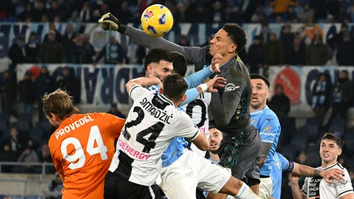Udine-Torwart Maduka Okoye im Spiel gegen Lazio